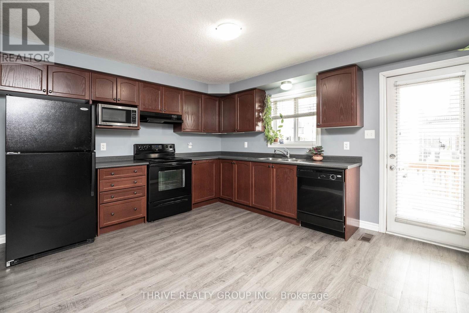 30 - 3320 Meadowgate Boulevard, London South, Ontario  N6M 0A7 - Photo 5 - X13168332