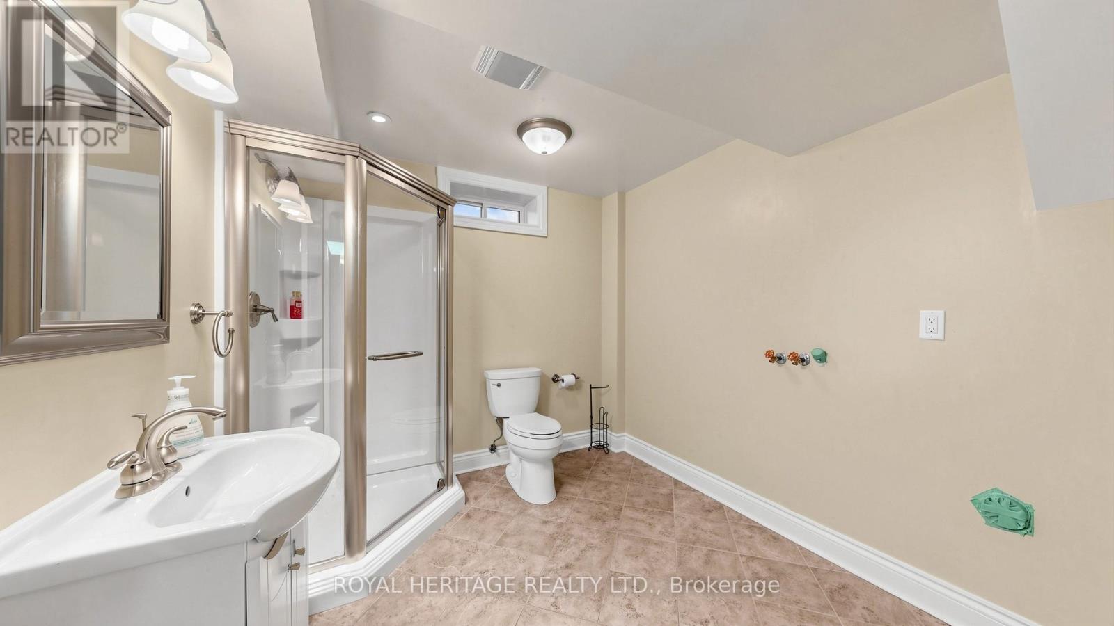 3 Kinross Avenue, Whitby, Ontario  L1M 2C8 - Photo 37 - E13168334