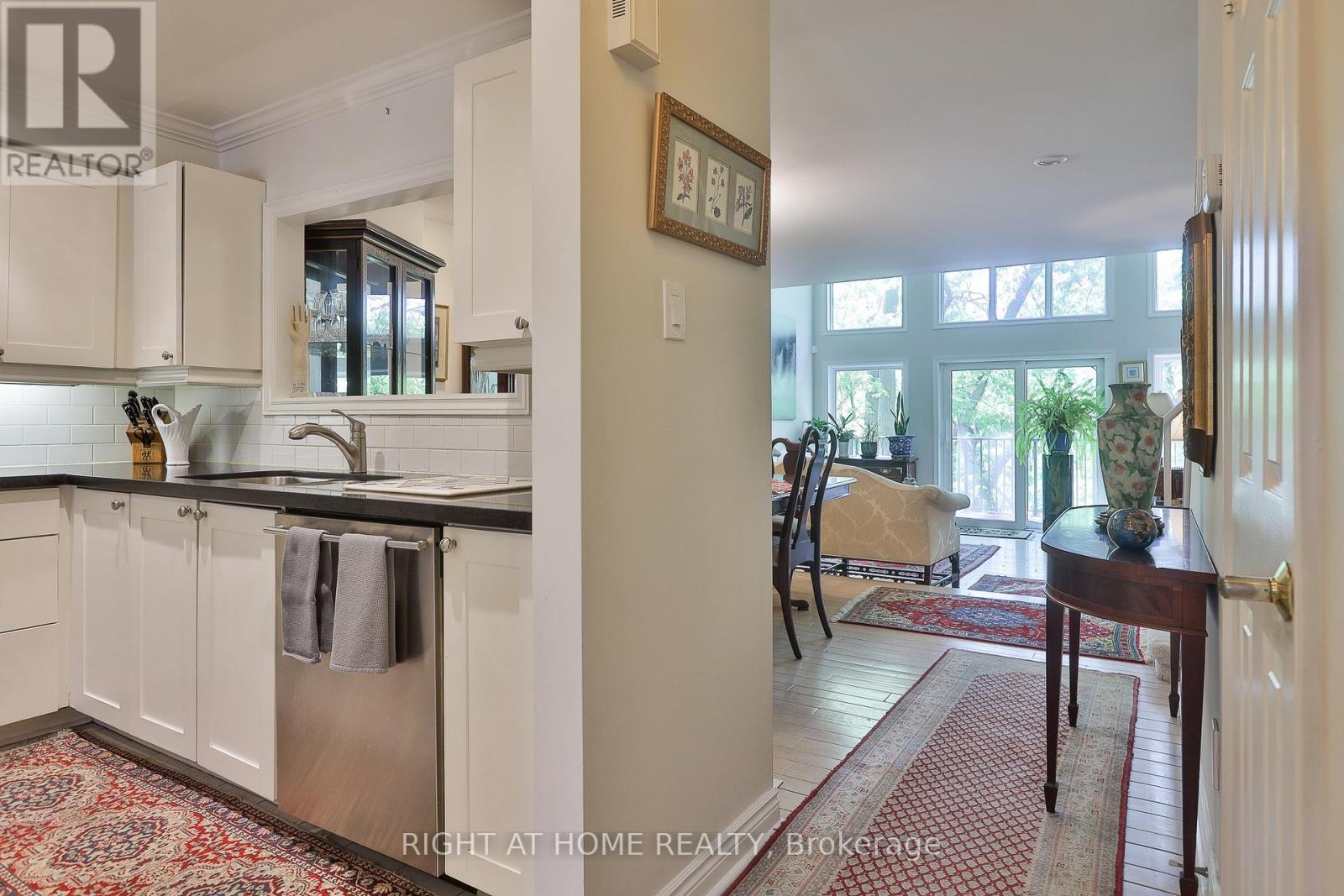 9 - 18 Doncrest Road, Toronto, Ontario M4K 1R8 - Photo 6 - E13168348