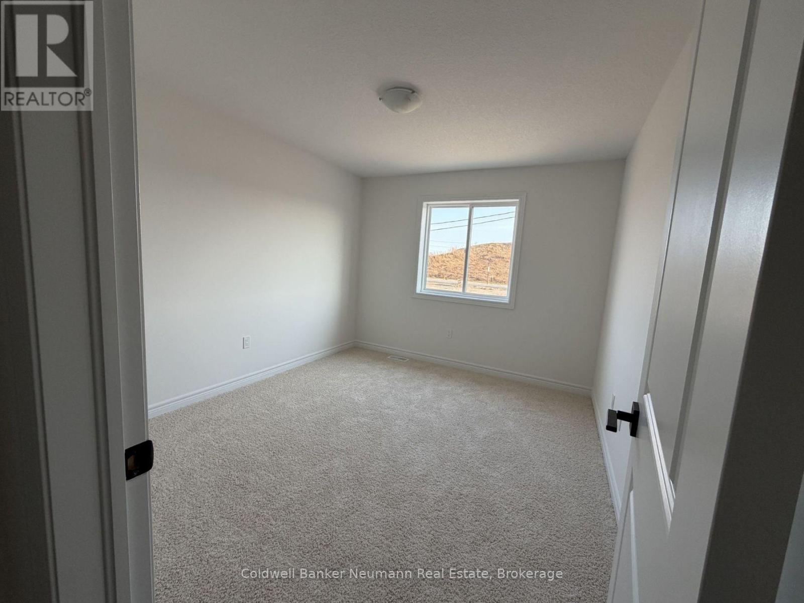 537 Anton Crescent, Kitchener, Ontario N2R 0T8 - Photo 17 - X13168358