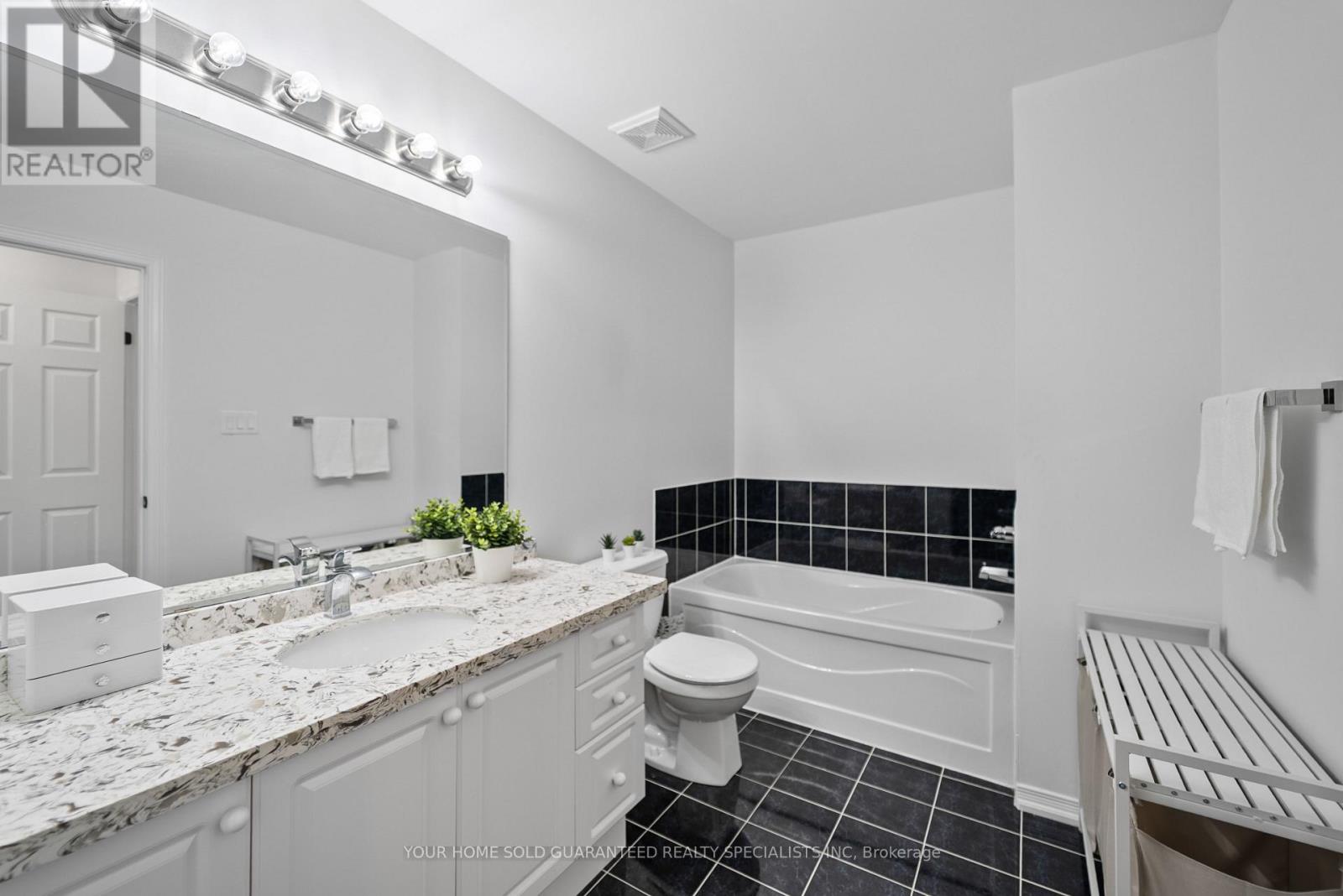 104 Northway Avenue, Whitchurch-Stouffville, Ontario  L4A 0T7 - Photo 19 - N13154142
