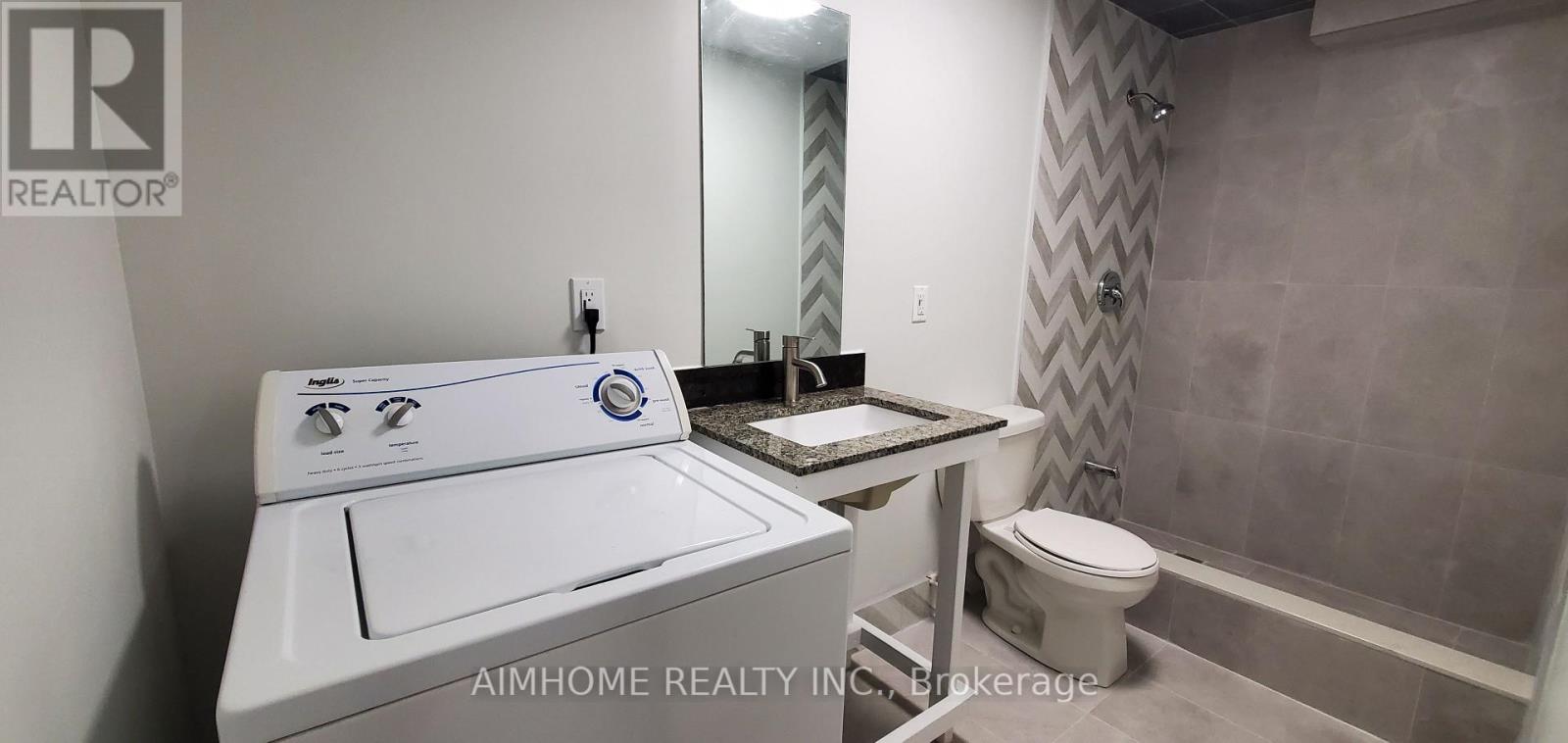 B1 - 10 Castleridge Drive, Richmond Hill, Ontario  L4B 1P1 - Photo 3 - N13168356