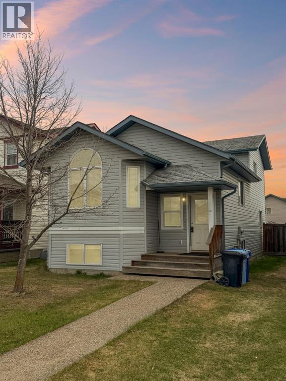 228 Paris Crescent, Fort Mcmurray, Alberta  T9K 0C9 - Photo 1 - A2284915