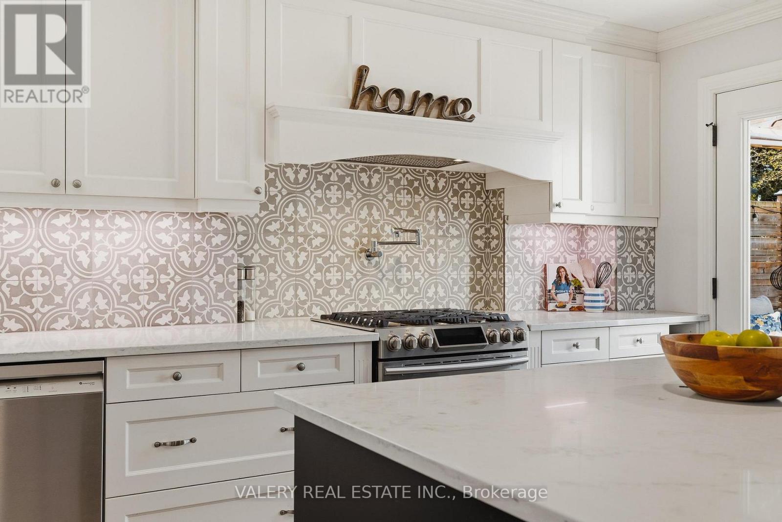 267 Percheron Court, Waterloo, Ontario  N2K 3T4 - Photo 8 - X13168342