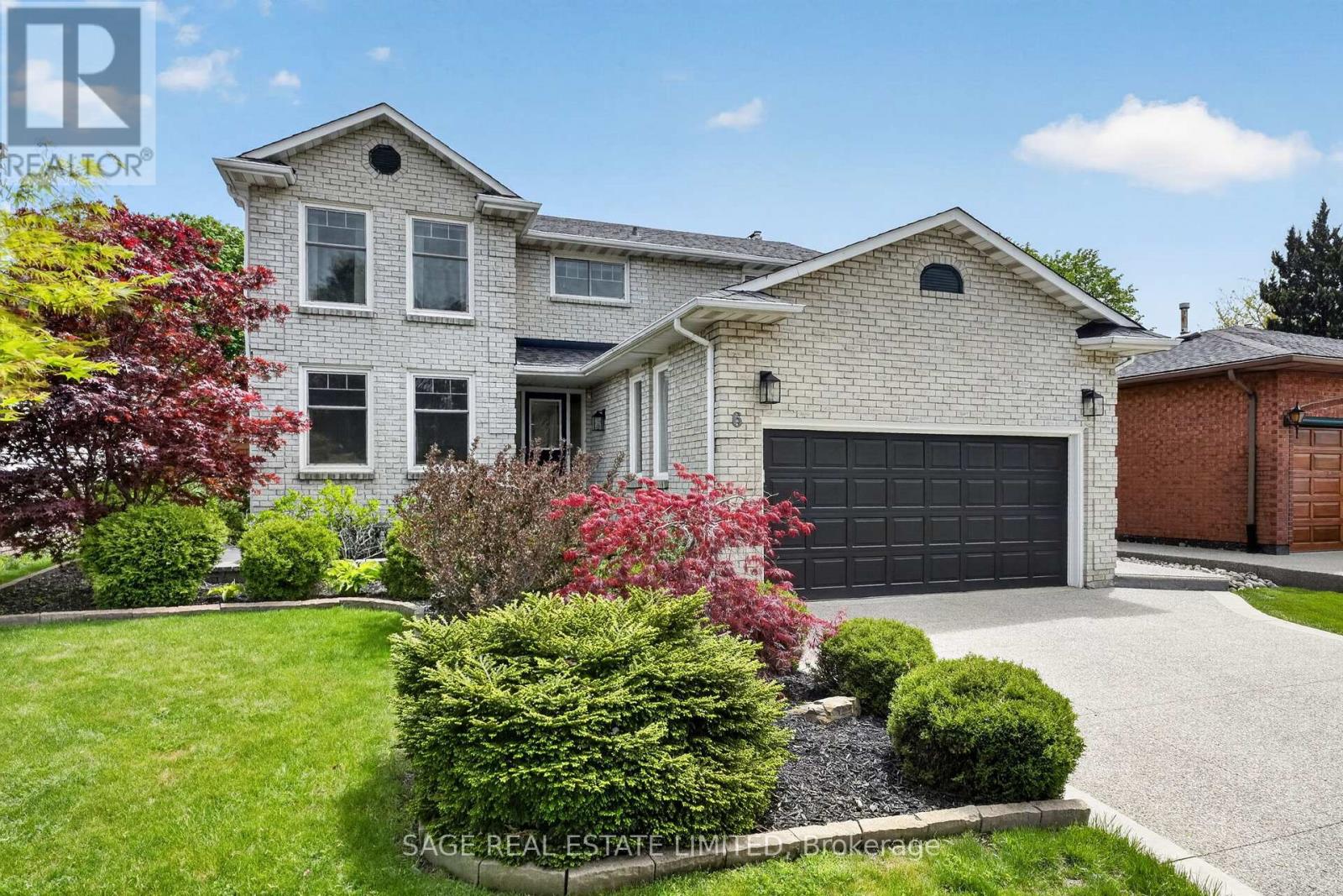 6 ACACIA STREET, Hamilton, Ontario