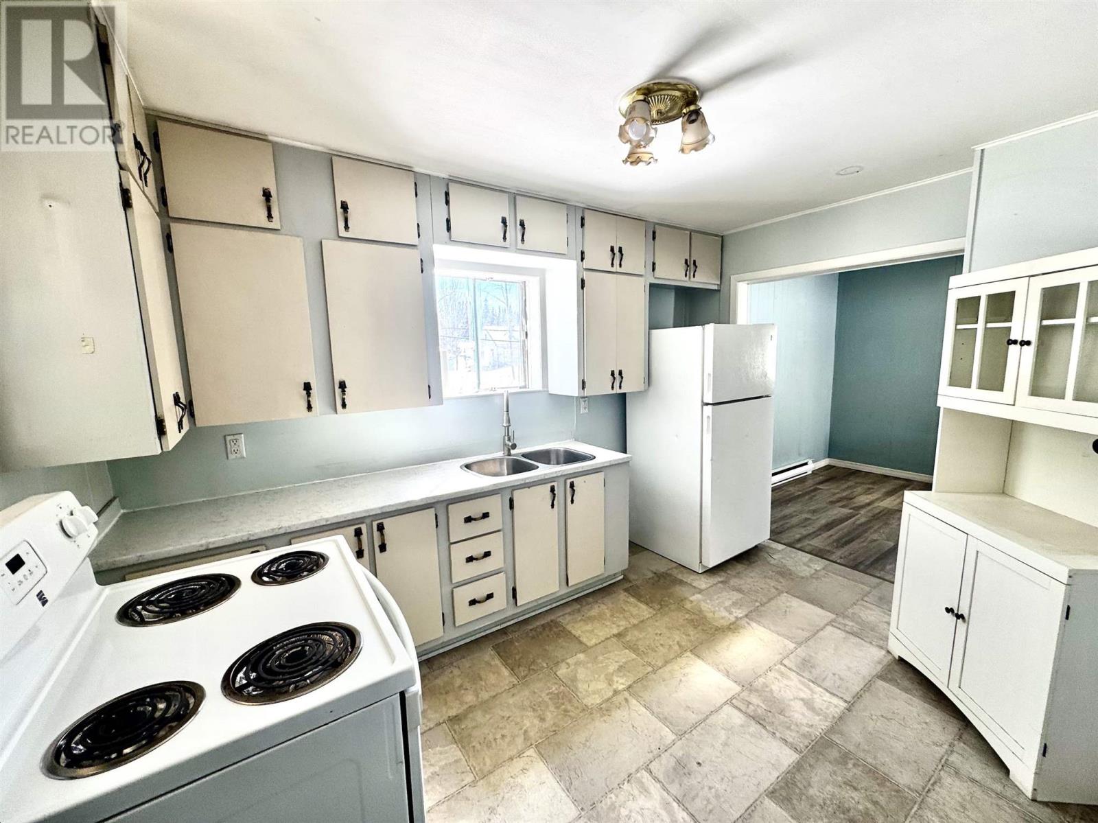 124 Third Ave, Hornepayne, Ontario P0M 1Z0 - Photo 10 - SM260613
