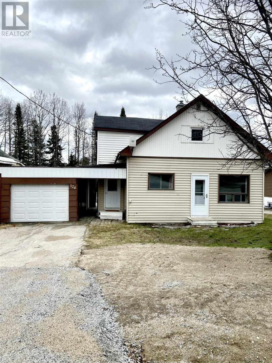 124 Third Ave, Hornepayne, Ontario P0M 1Z0 - Photo 1 - SM260613
