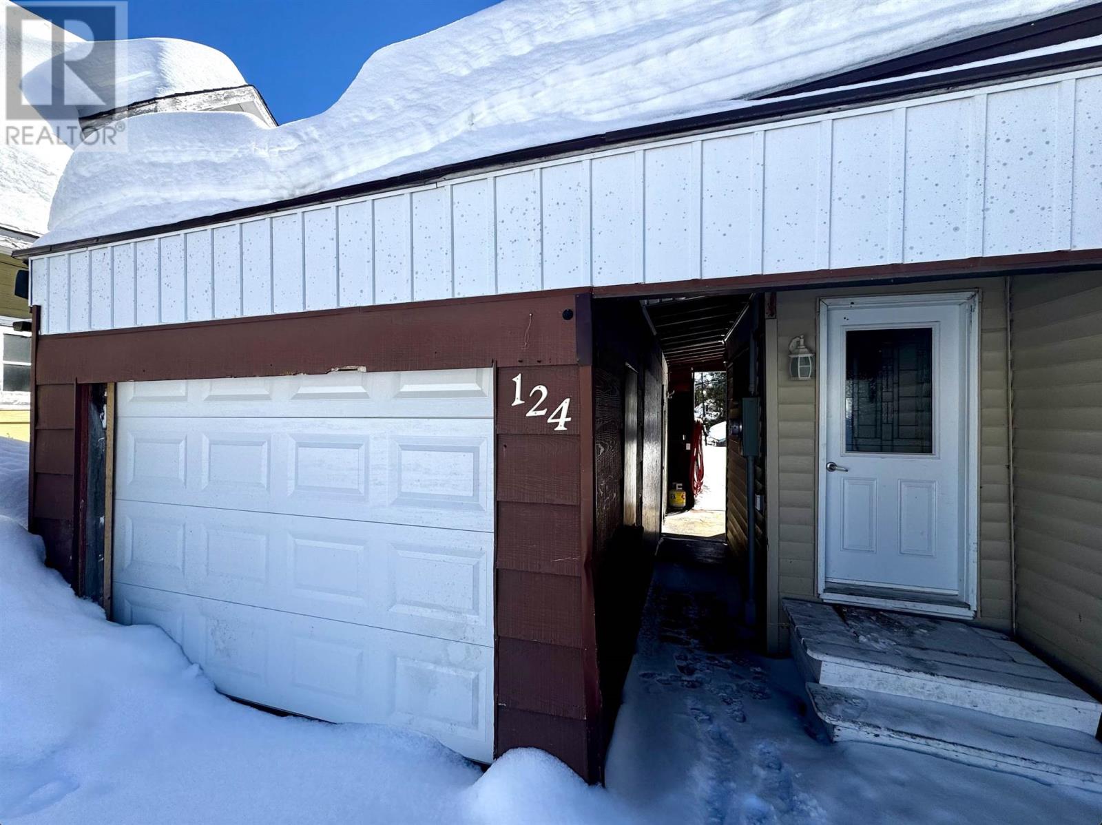 124 Third Ave, Hornepayne, Ontario P0M 1Z0 - Photo 4 - SM260613