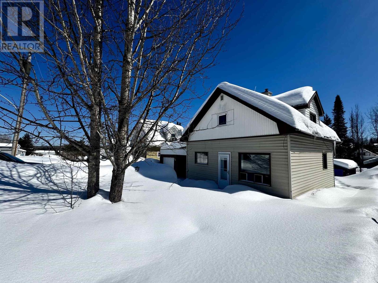 124 Third Ave, Hornepayne, Ontario P0M 1Z0 - Photo 5 - SM260613