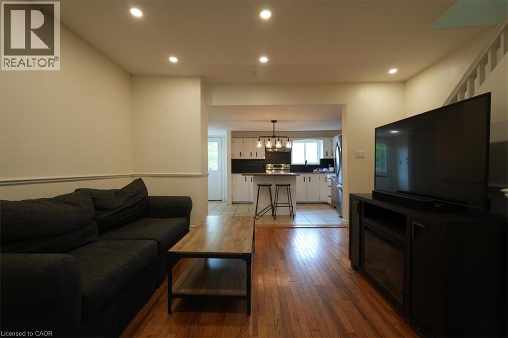 236 Cope Street, Hamilton, Ontario  L8H 5B5 - Photo 3 - 40833105
