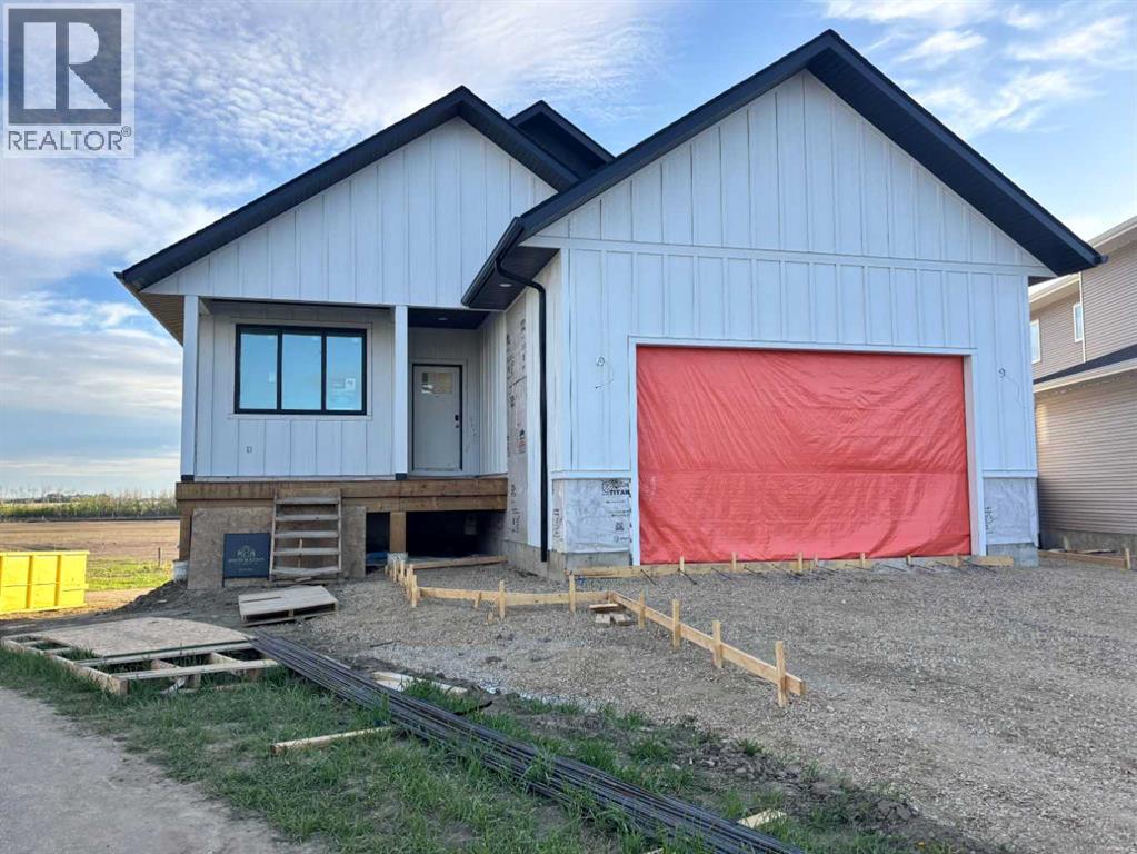 37 Maclean Close, Blackfalds, Alberta  T4M 0H4 - Photo 1 - A2304807