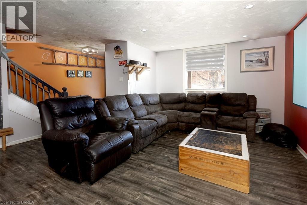 38 Mowat Street, Stratford, Ontario  N5A 2B7 - Photo 6 - 40833086