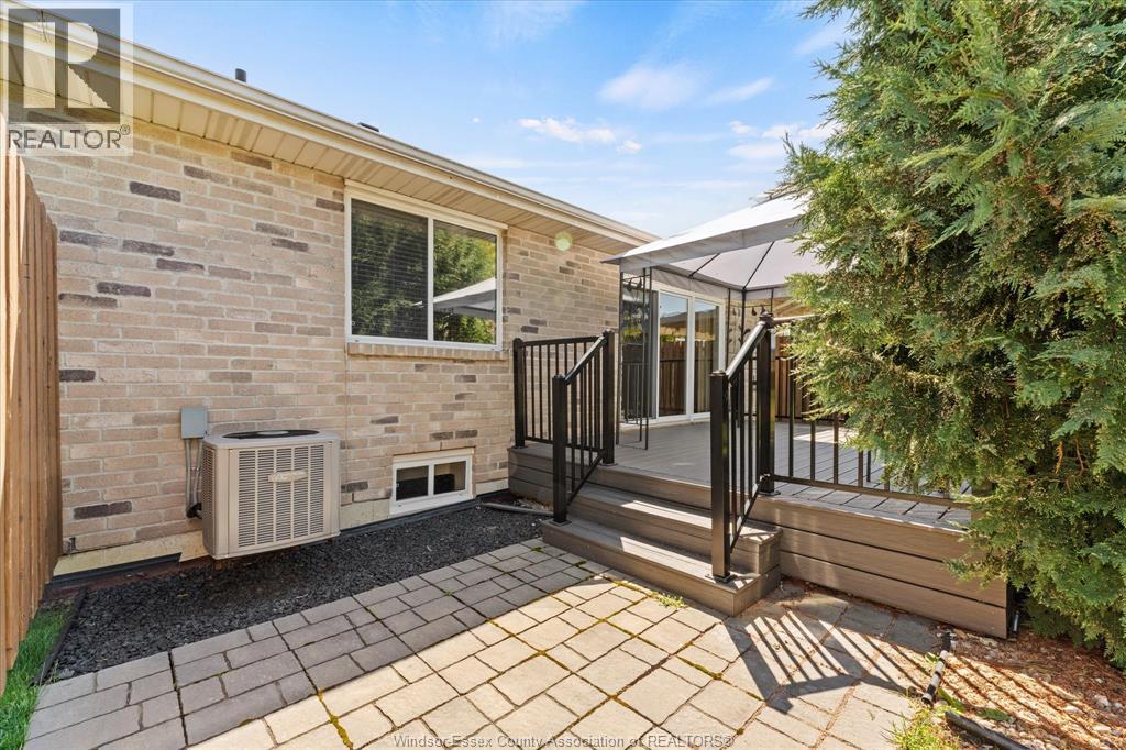 2035 Morningstar Avenue, Windsor, Ontario N8P 1W5 - Photo 31 - 26011909