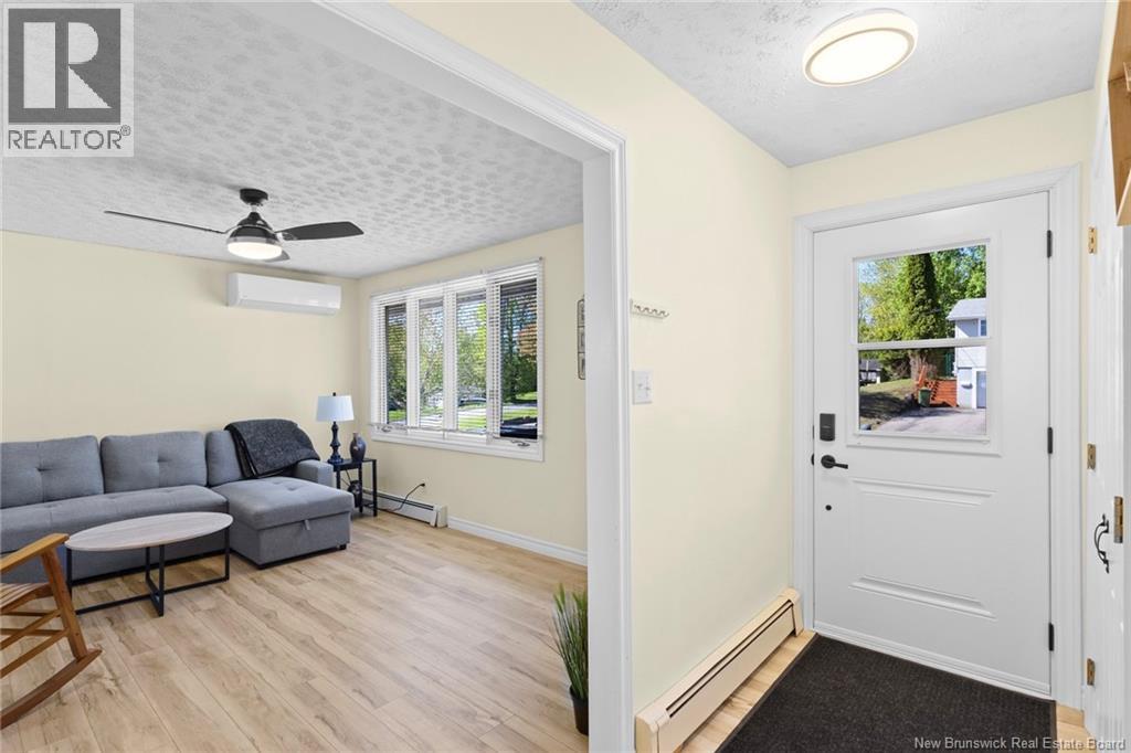 18 Hollybrook Street, Fredericton, New Brunswick  E3A 4N7 - Photo 4 - NB140069