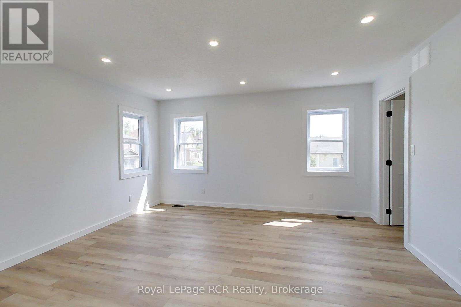 563 7th Avenue, Hanover, Ontario  N4N 2J8 - Photo 27 - X13168418
