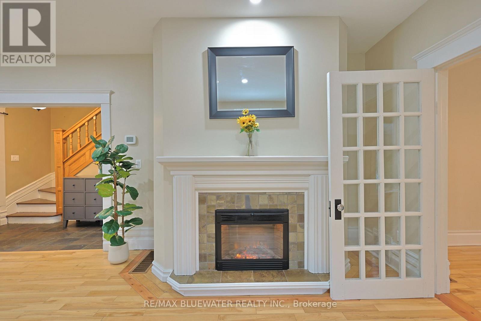 181 Parkhill Main Street, North Middlesex, Ontario  N0M 2K0 - Photo 14 - X13168400