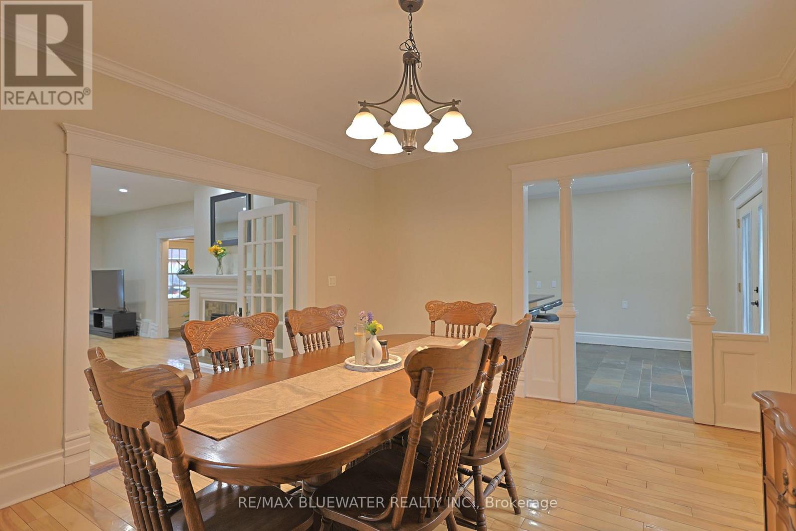 181 Parkhill Main Street, North Middlesex, Ontario  N0M 2K0 - Photo 18 - X13168400