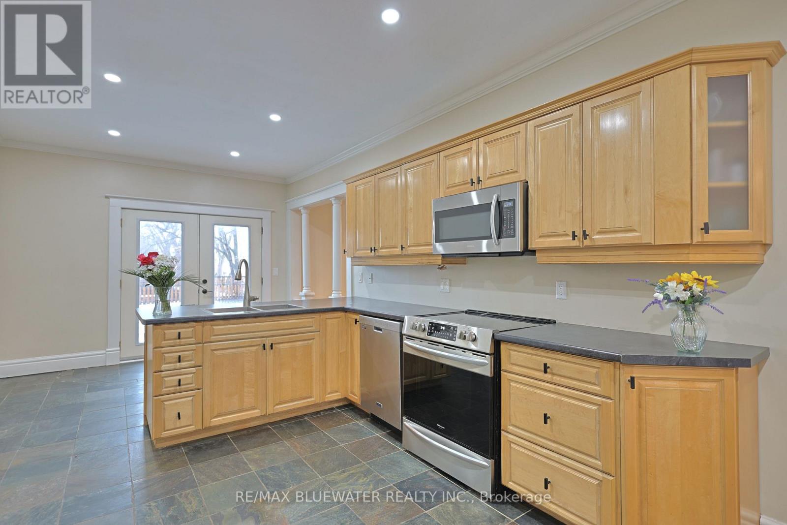 181 Parkhill Main Street, North Middlesex, Ontario  N0M 2K0 - Photo 22 - X13168400