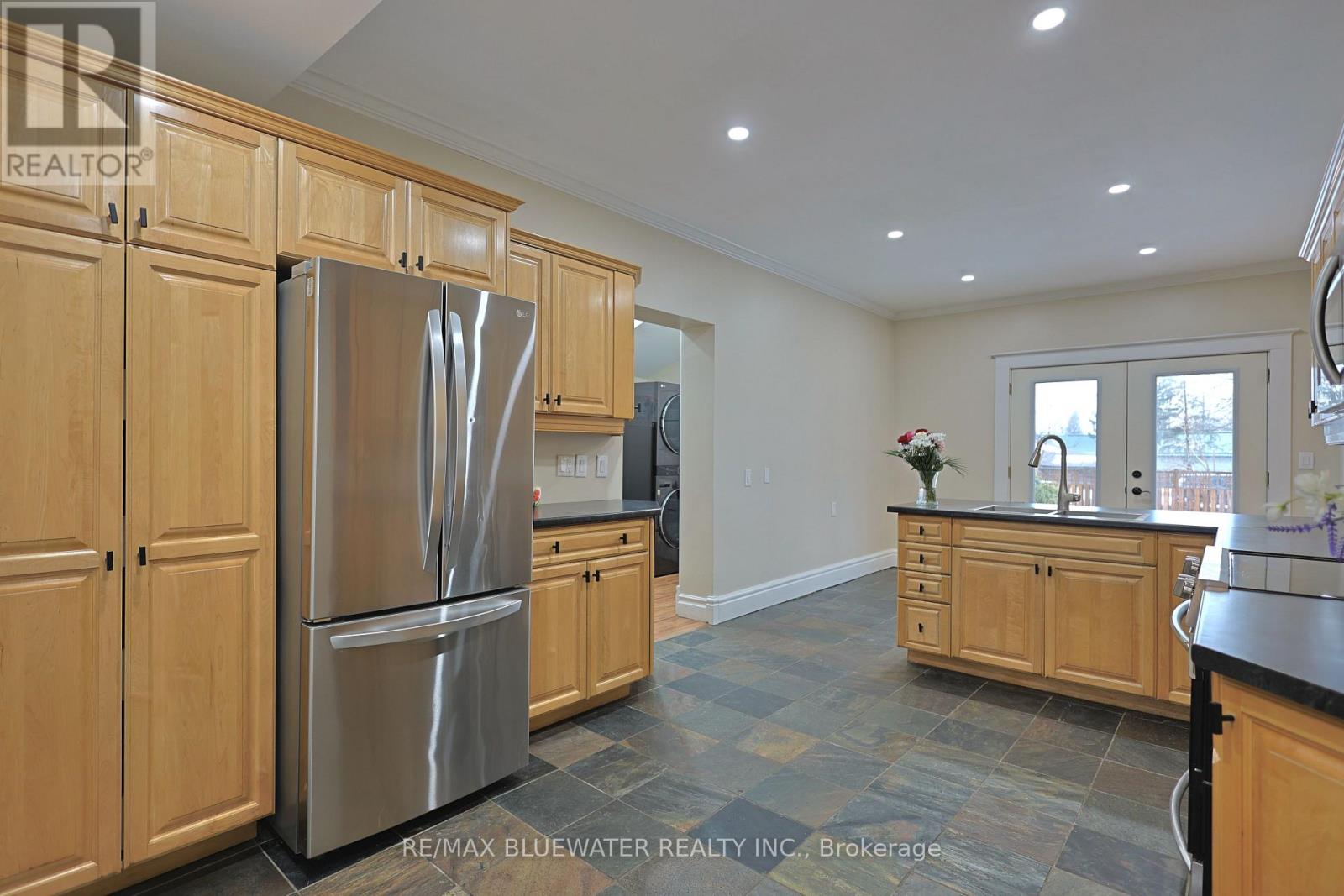 181 Parkhill Main Street, North Middlesex, Ontario  N0M 2K0 - Photo 24 - X13168400