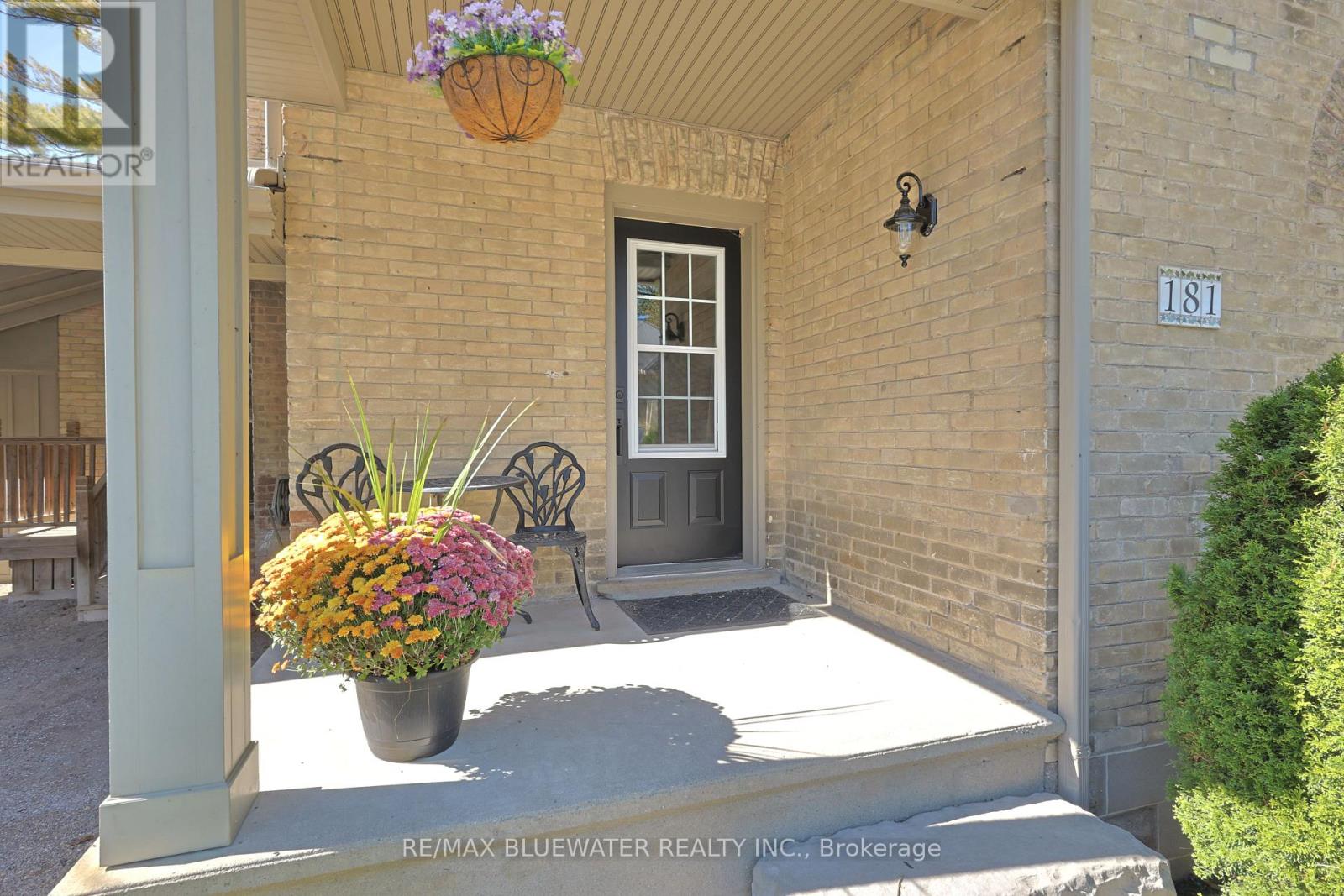 181 Parkhill Main Street, North Middlesex, Ontario  N0M 2K0 - Photo 9 - X13168400