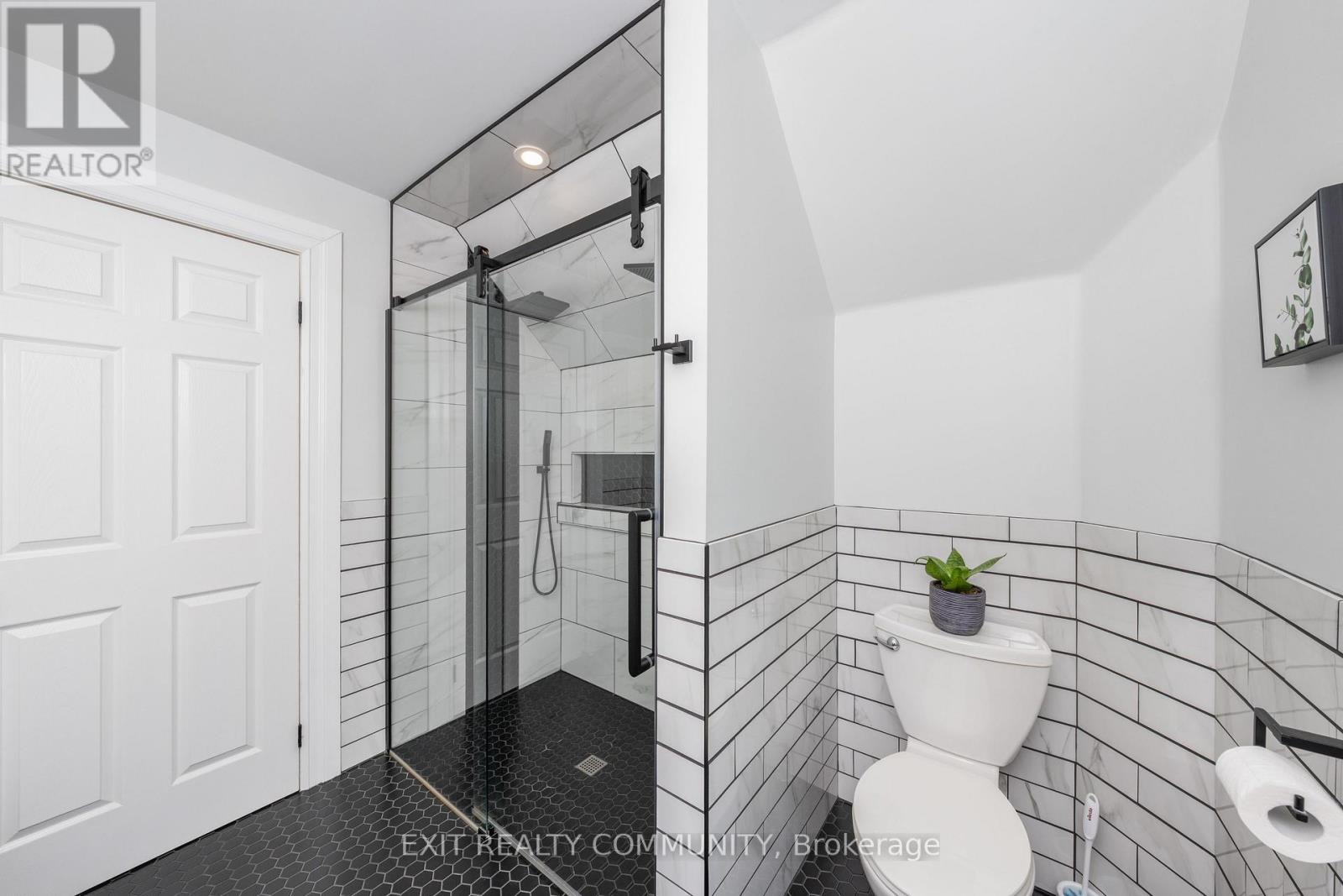 3230 Church Street, Brooke-Alvinston, Ontario  N0N 1A0 - Photo 23 - X13168496
