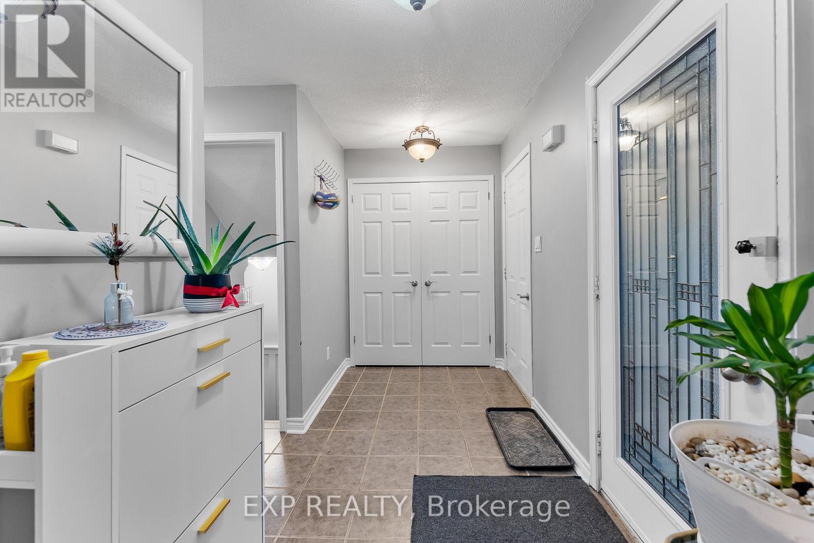 3 Briarsdale Crescent, Welland, Ontario  L3C 6R7 - Photo 4 - X13168398