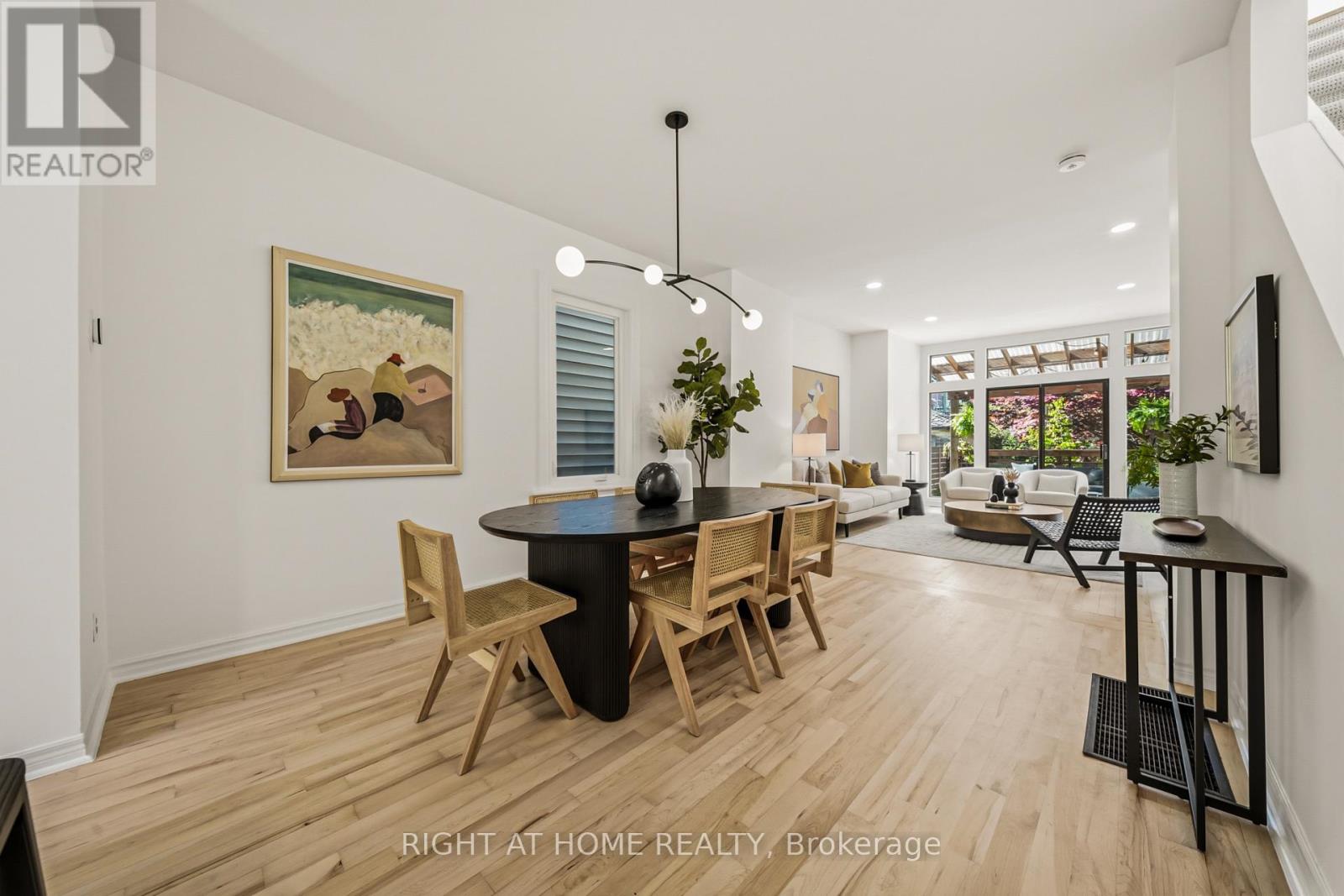 304 RIVERDALE AVENUE, Toronto, Ontario