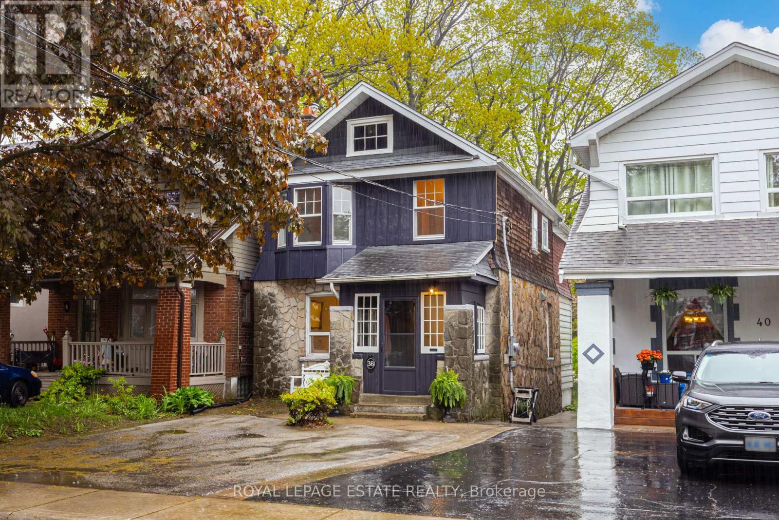 38 QUEENSBURY AVENUE, Toronto, Ontario