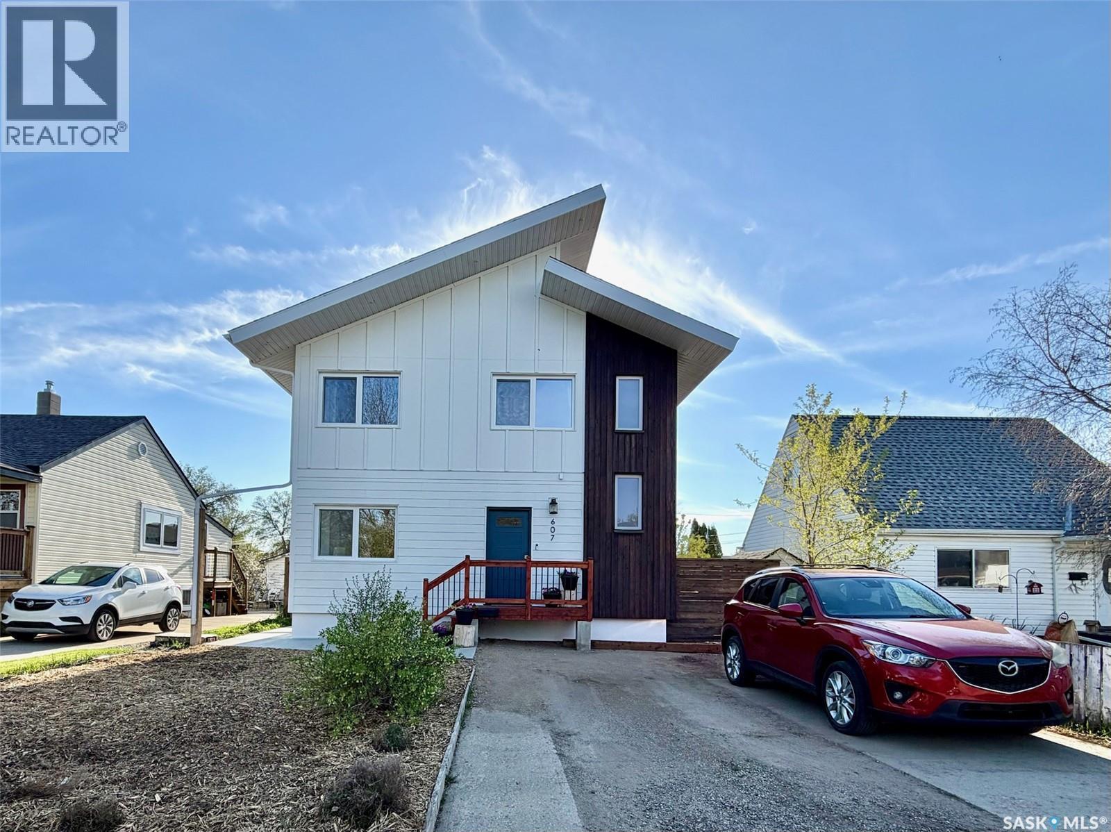607 K AVENUE S, Saskatoon, Saskatchewan