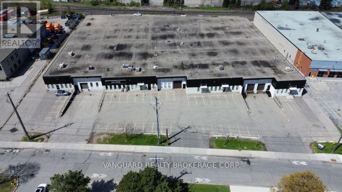 820 Flint Road, Toronto, Ontario  M3J 2J5 - Photo 2 - W12354896