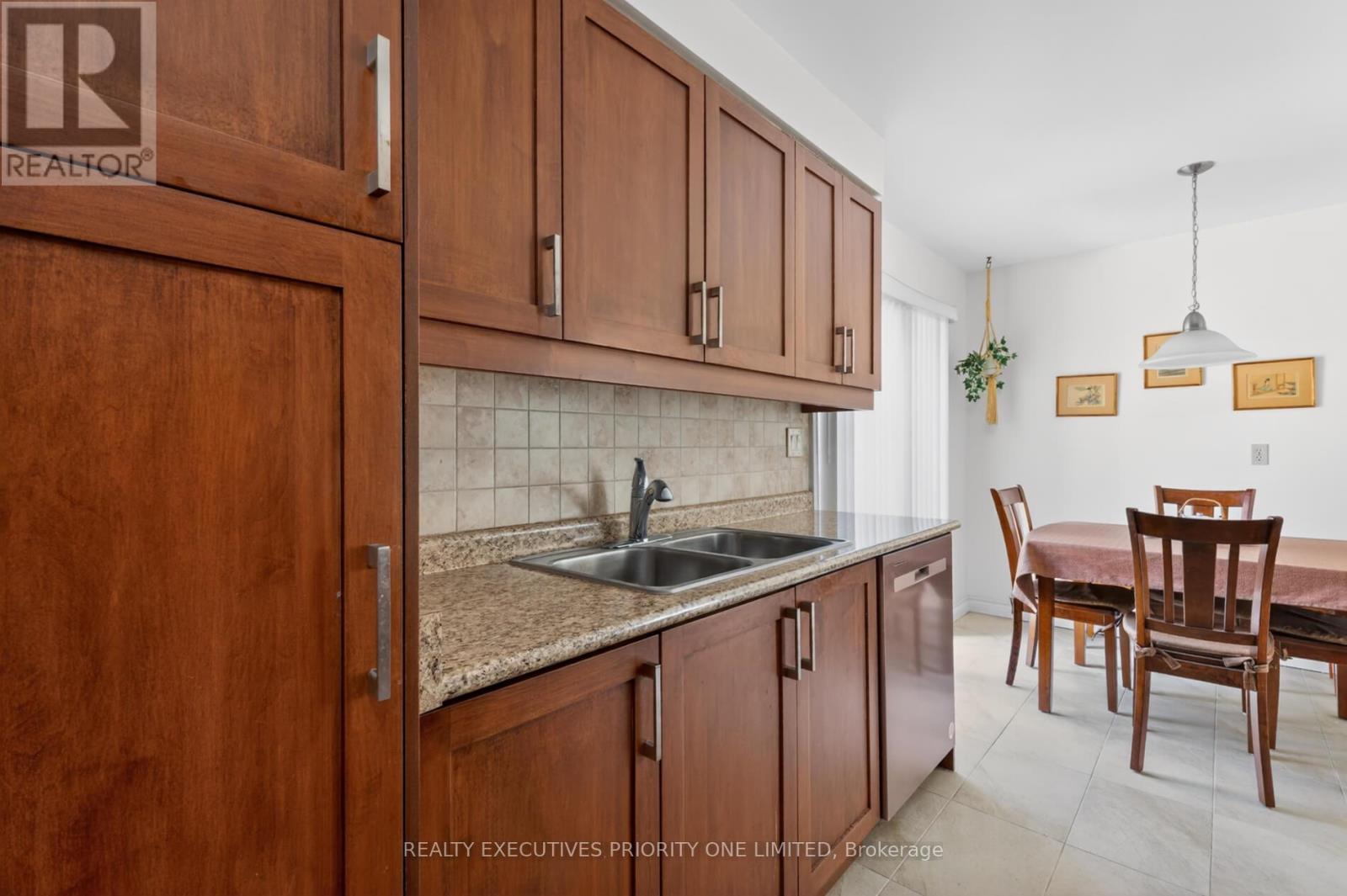 346 Darlington Crescent, Newmarket, Ontario  L3Y 6N4 - Photo 11 - N13168454