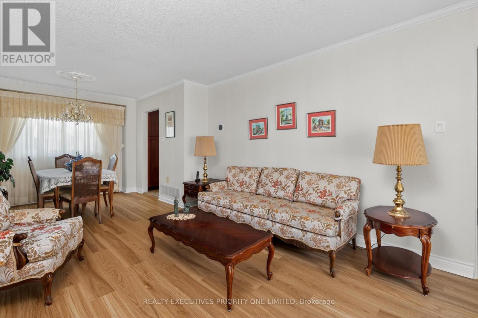 346 Darlington Crescent, Newmarket, Ontario  L3Y 6N4 - Photo 5 - N13168454