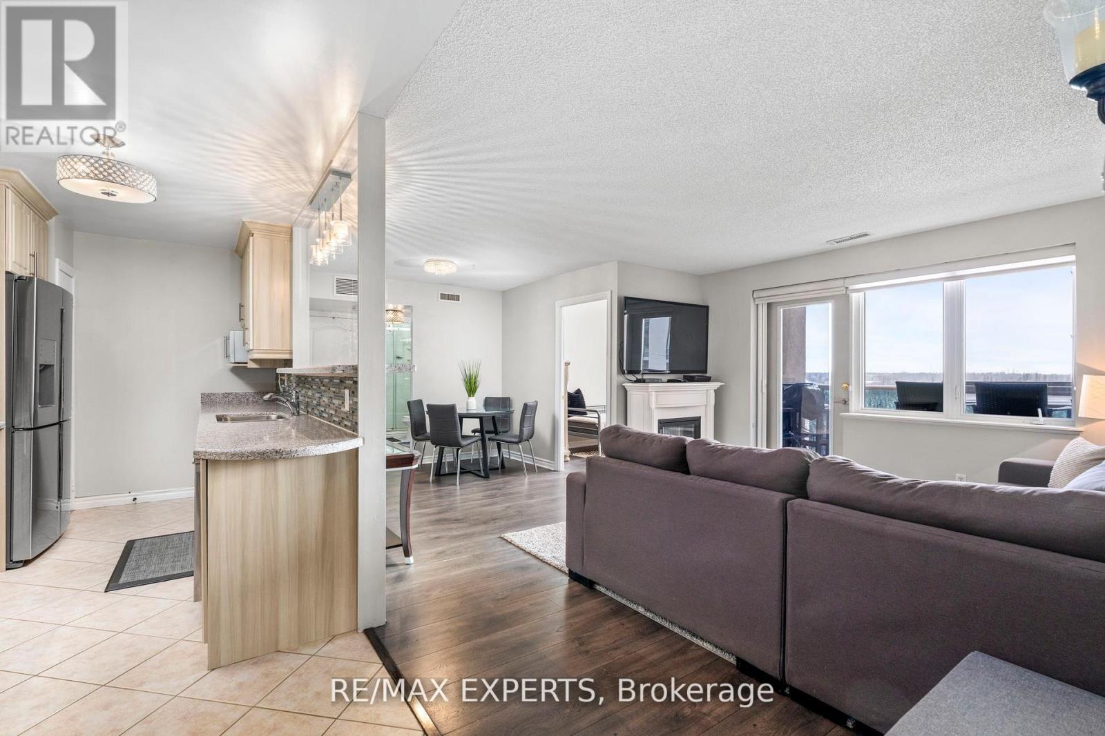 406 - 10 Dayspring Circle, Brampton, Ontario  L6P 1B9 - Photo 2 - W13053040