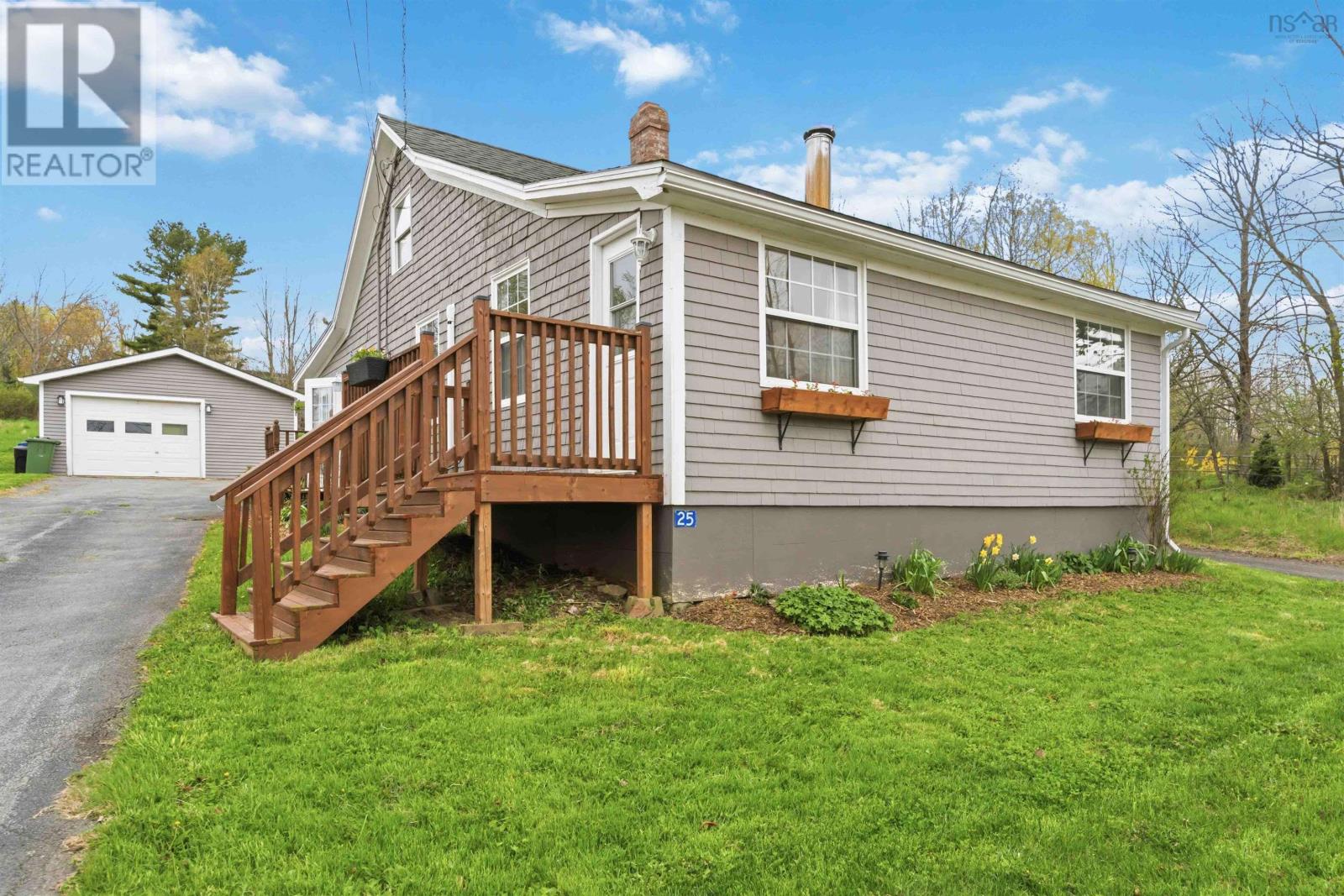25 Willow Street, Hantsport, Nova Scotia