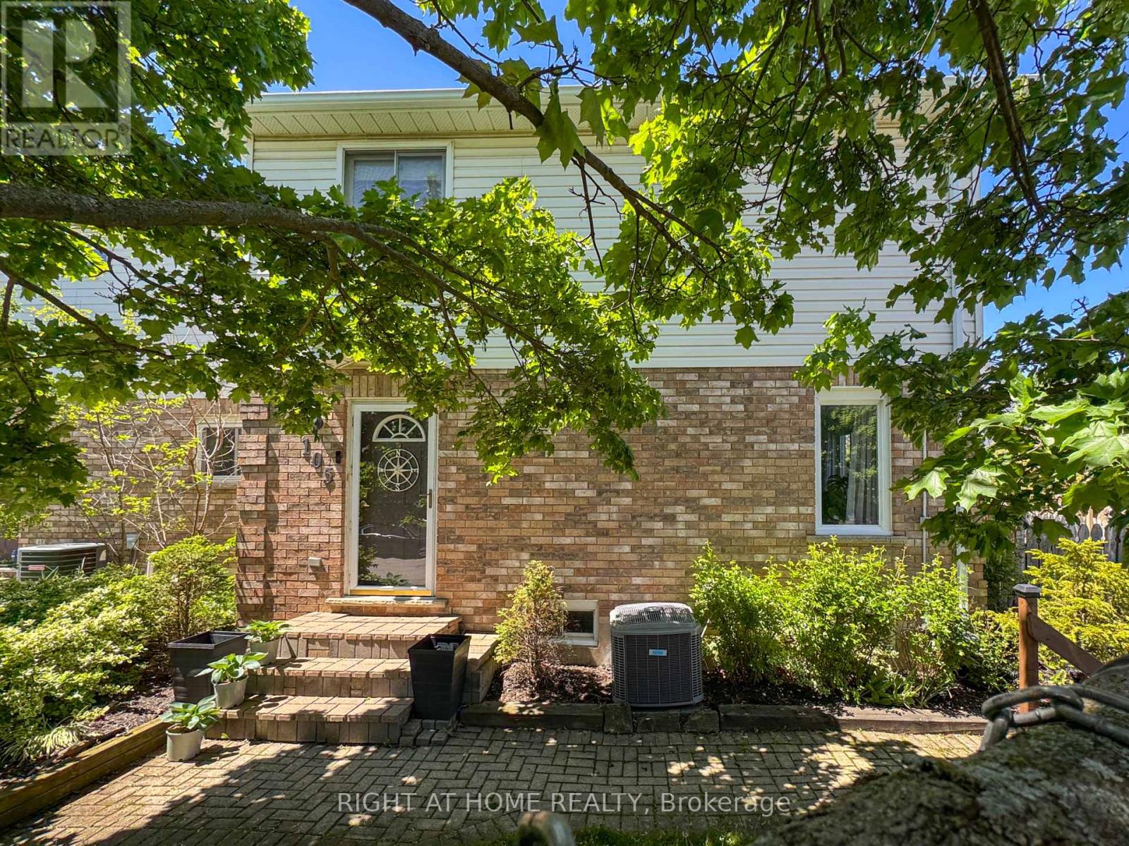 105 Summers Drive, Thorold, Ontario  L2V 5A1 - Photo 2 - X13168434