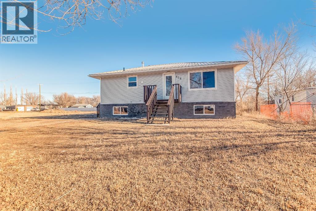 428 2 Street, Suffield, Alberta  T0J 2N0 - Photo 2 - A2283544