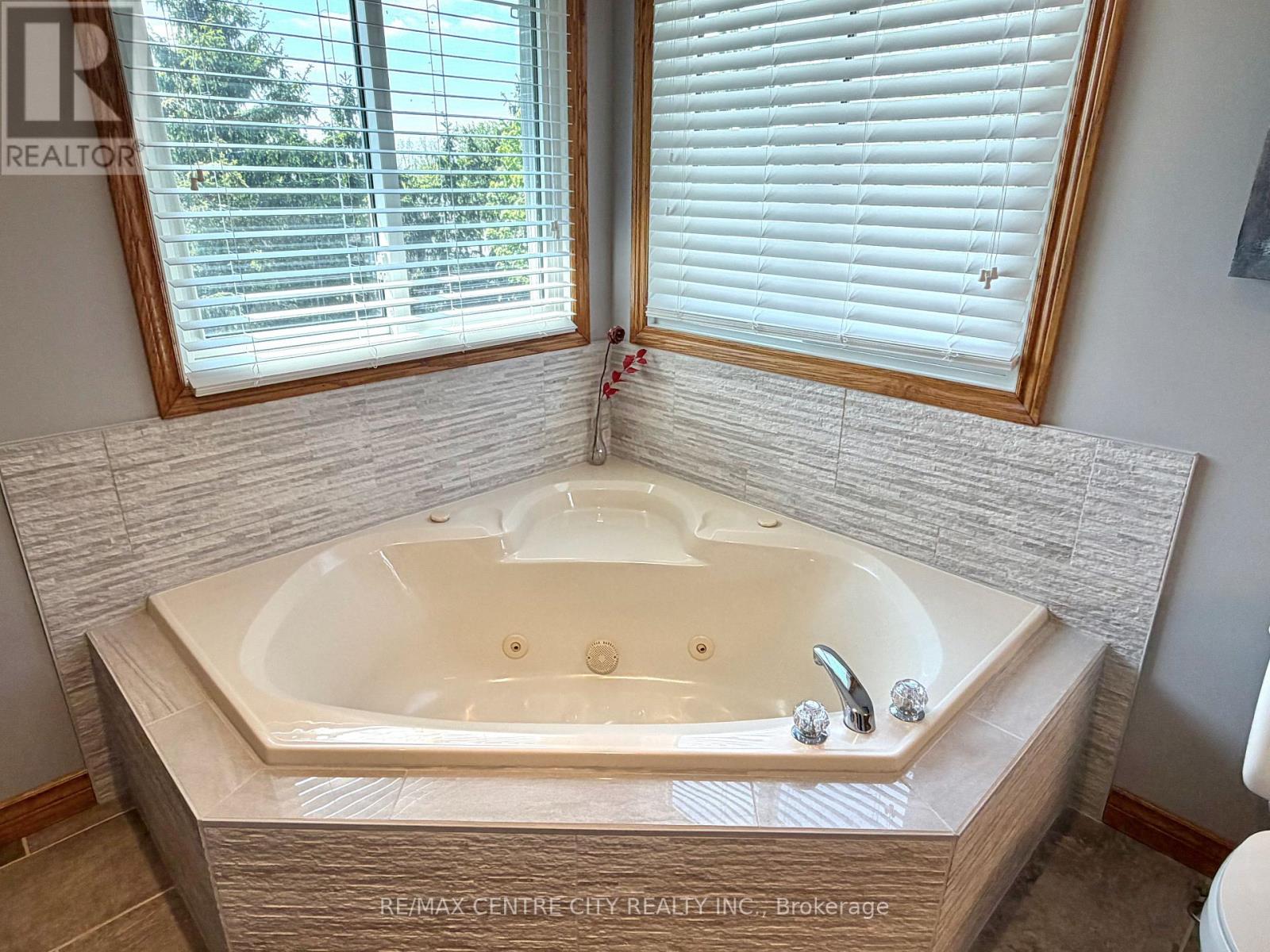 31 Cavanaugh Crescent, St. Thomas, Ontario  N5R 5Y6 - Photo 33 - X13168602
