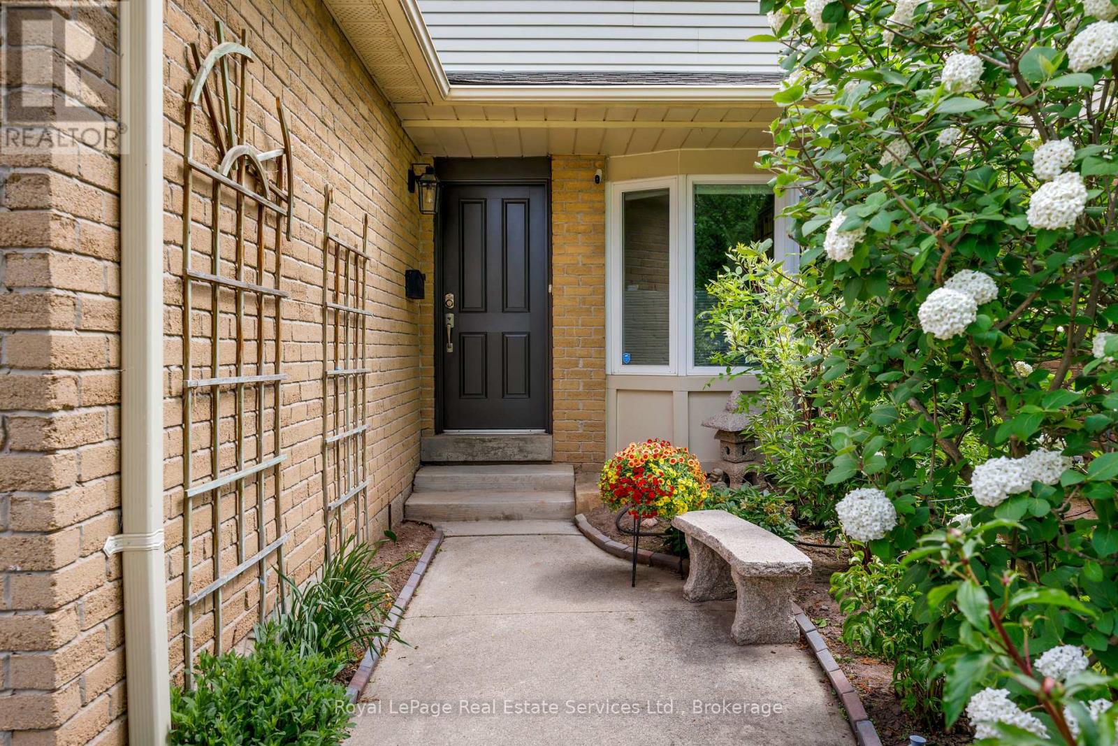 117 Chalmers Street, Oakville, Ontario L6L 5P2 - Photo 4 - W13168514