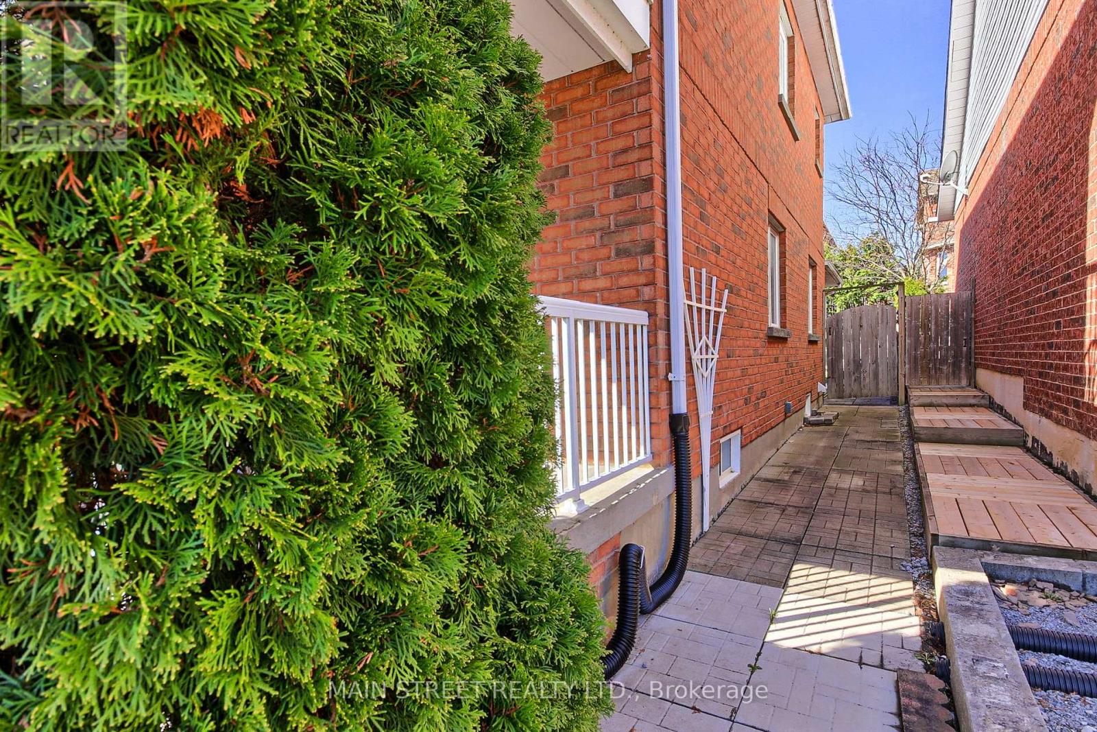 46 Silverstone Crescent, Georgina, Ontario  L4P 4A4 - Photo 44 - N12883038