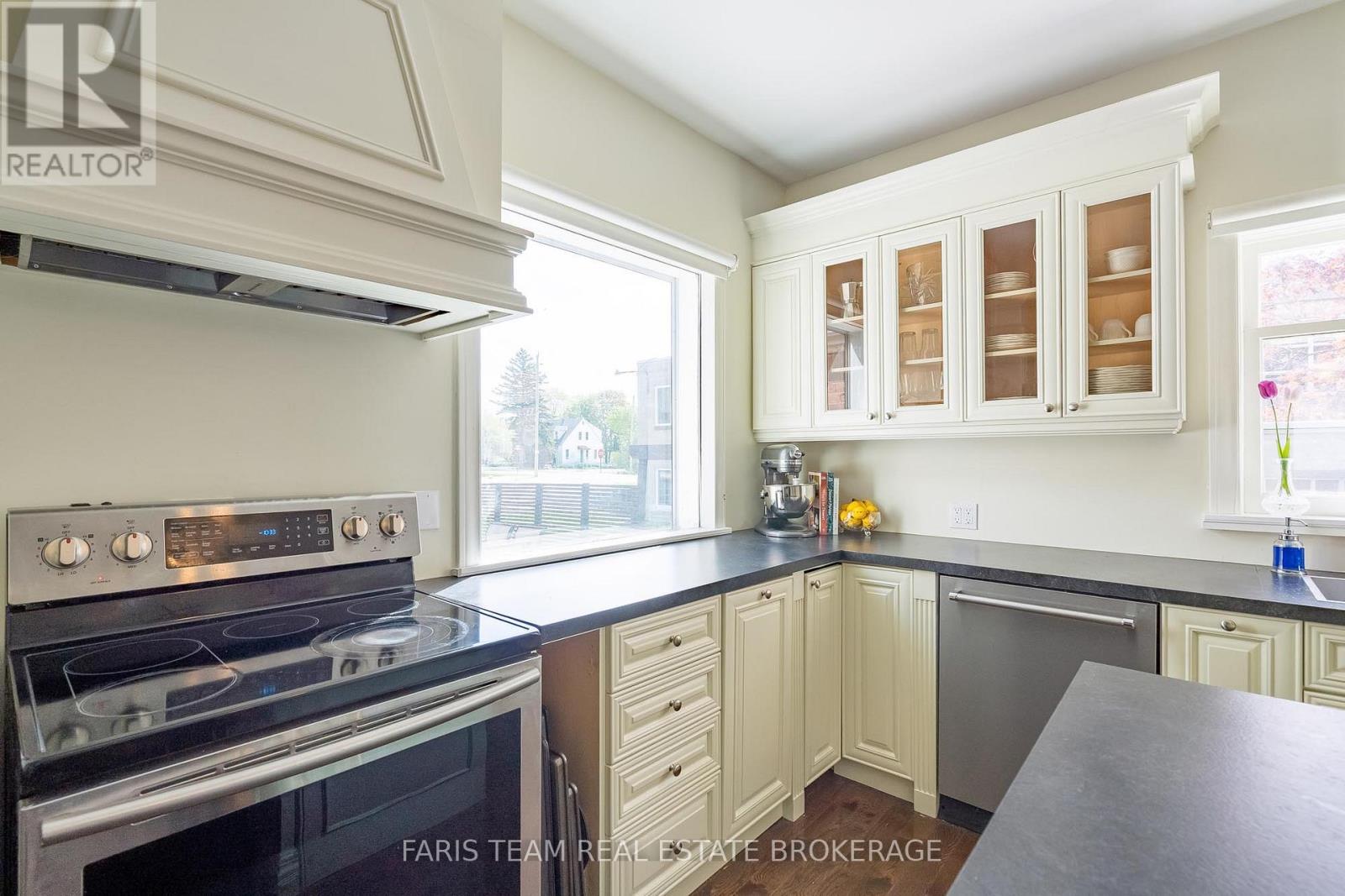23 Yonge Street S, Springwater, Ontario  L0L 1P0 - Photo 8 - S13129578