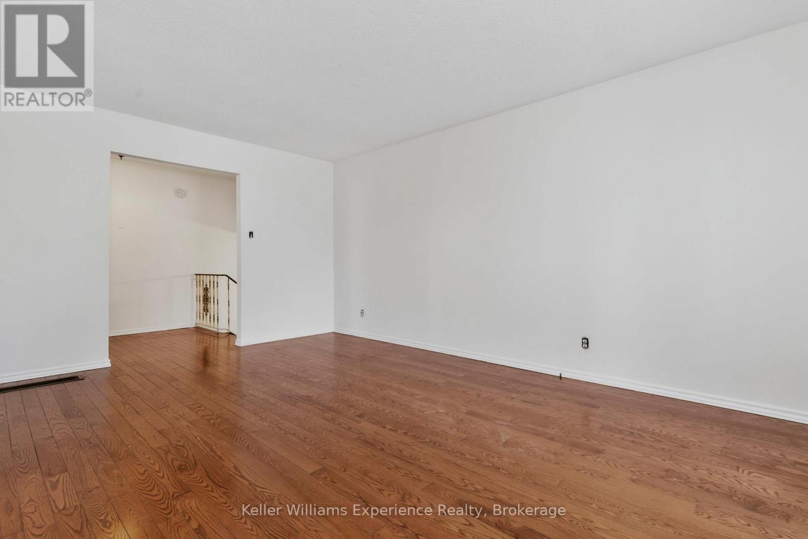12 Richelieu Street, Penetanguishene, Ontario  L9M 1H9 - Photo 13 - S13168576