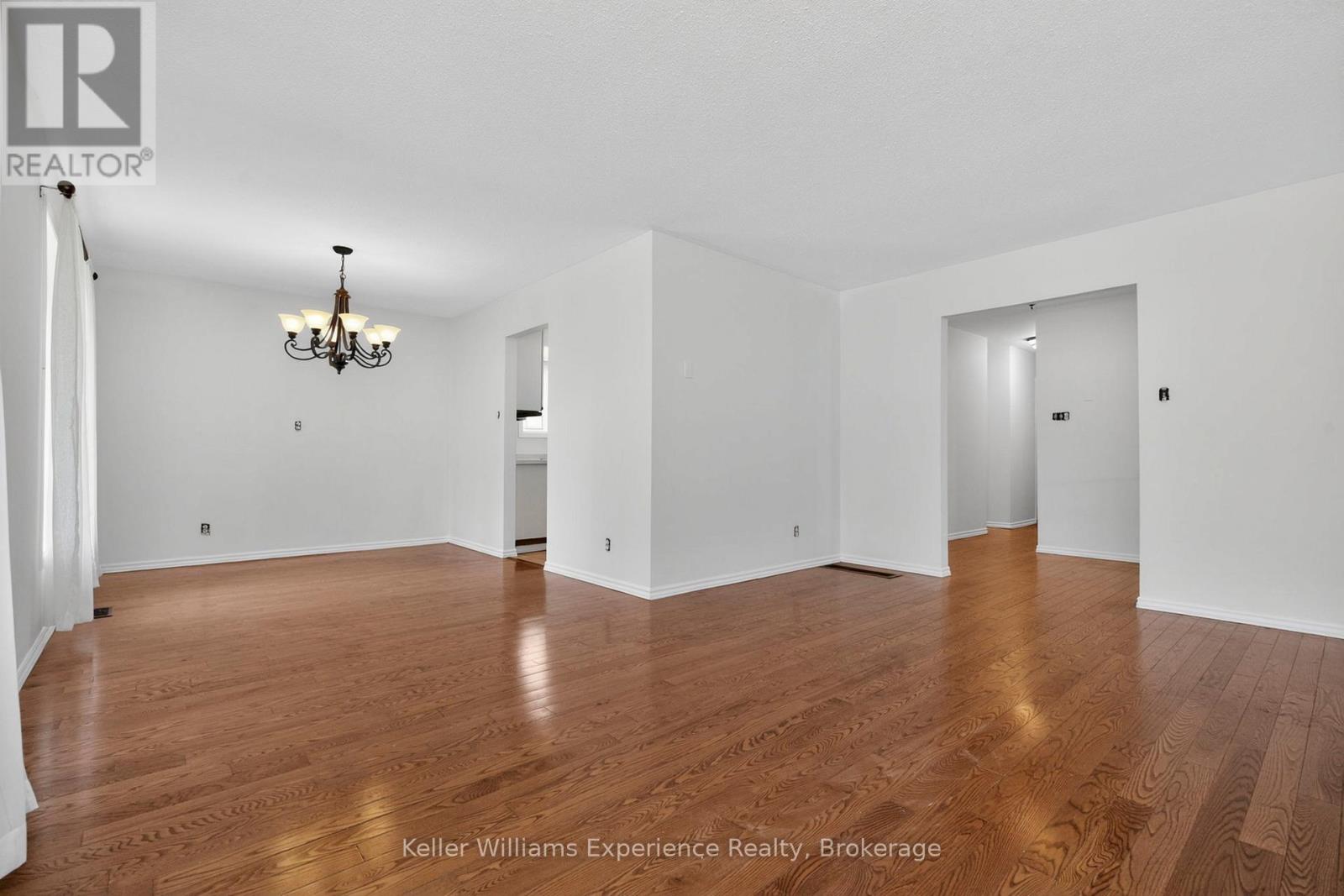 12 Richelieu Street, Penetanguishene, Ontario  L9M 1H9 - Photo 14 - S13168576