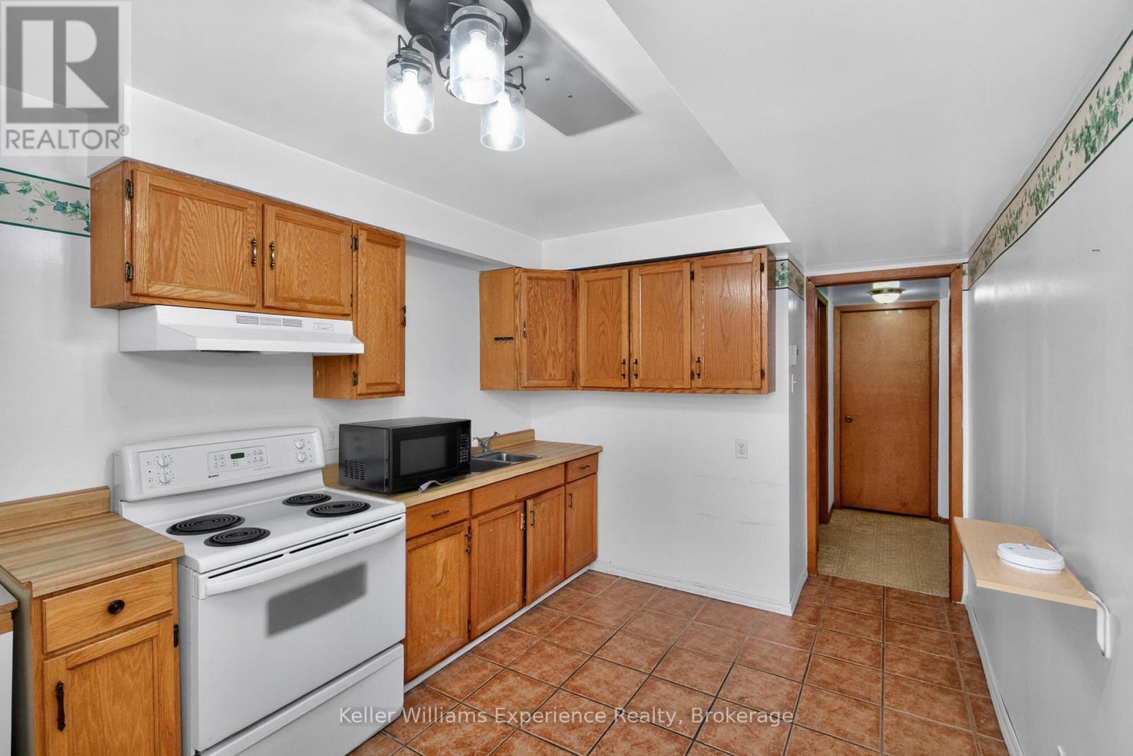12 Richelieu Street, Penetanguishene, Ontario  L9M 1H9 - Photo 29 - S13168576