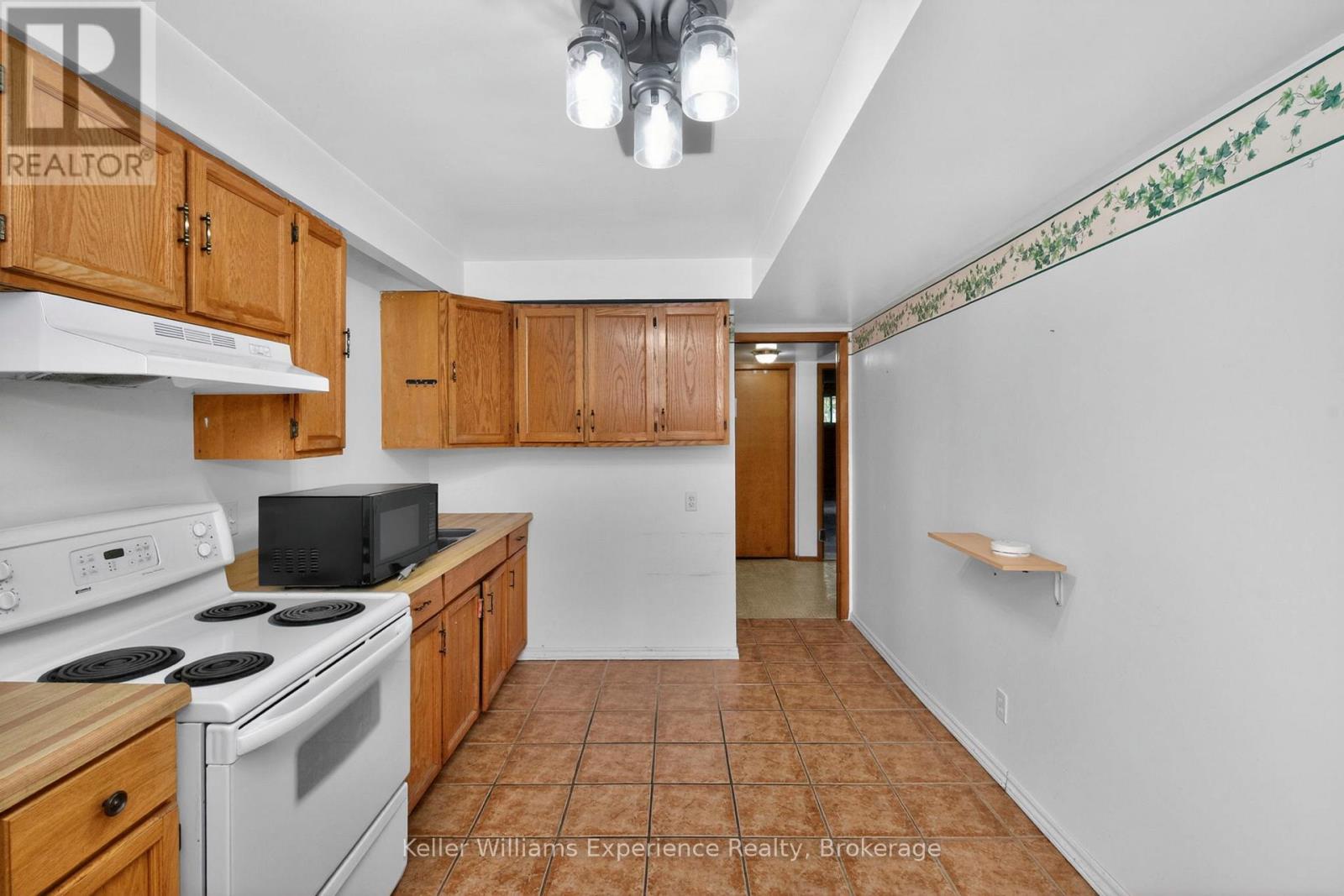 12 Richelieu Street, Penetanguishene, Ontario  L9M 1H9 - Photo 30 - S13168576