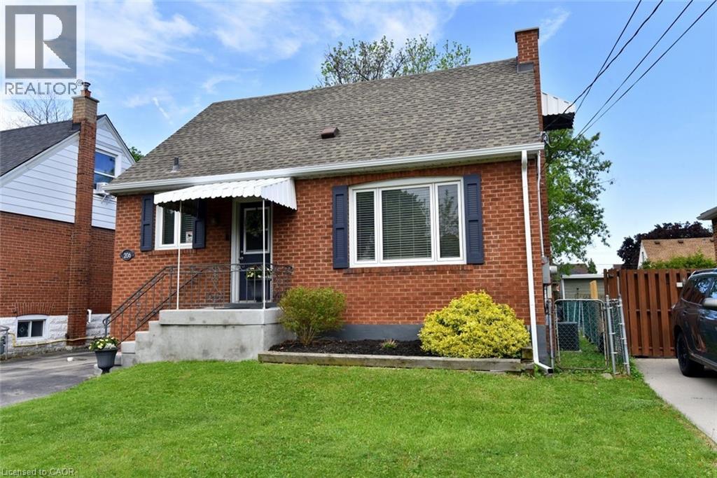 206 East 14th Street, Hamilton, Ontario  L9A 4B6 - Photo 2 - 40831020