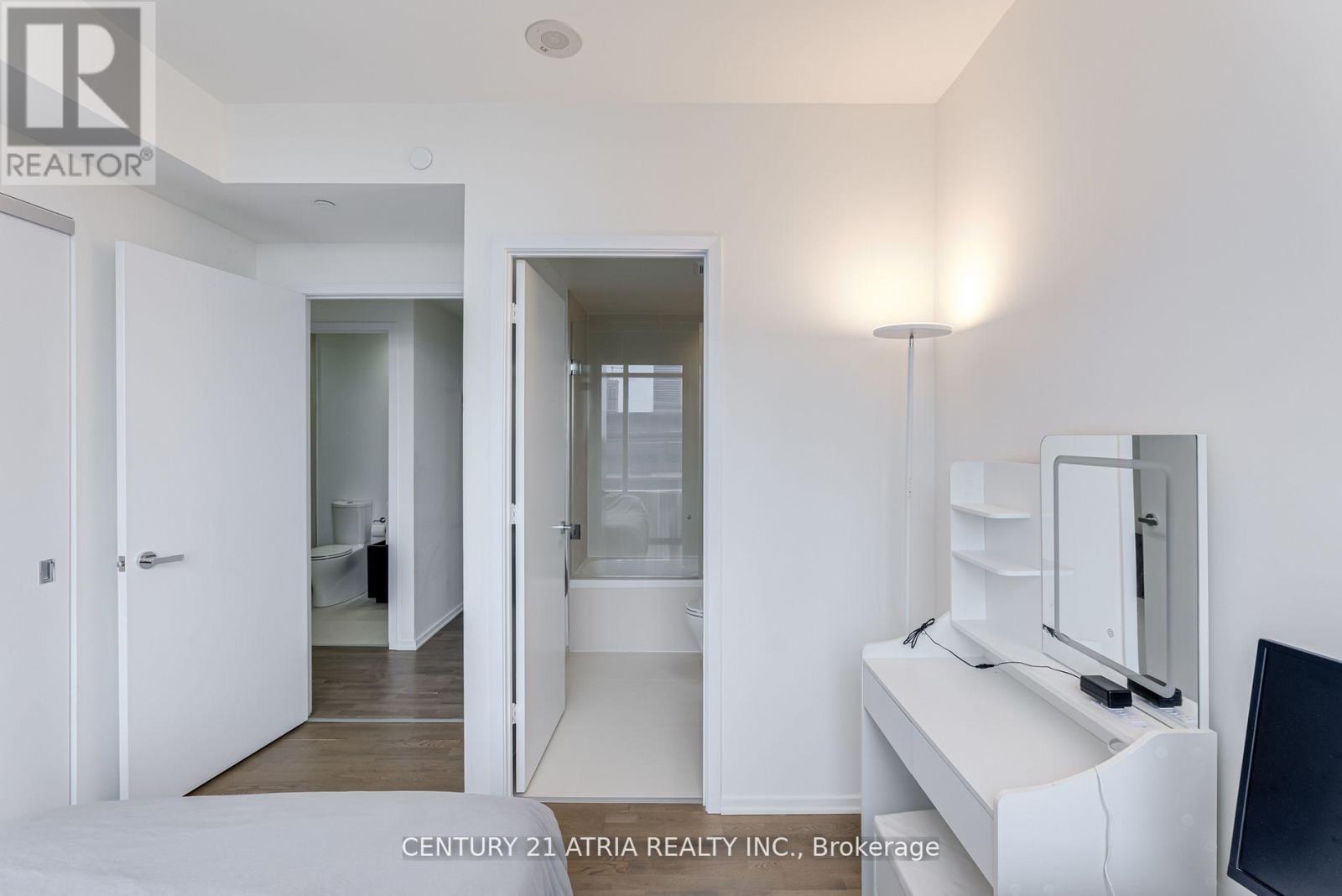 2104 - 1 Bloor Street E, Toronto, Ontario  M4W 0A8 - Photo 18 - C13168534