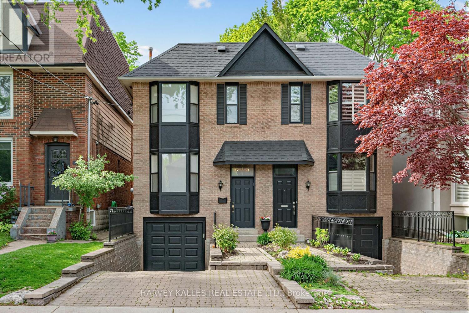 136 BEDFORD PARK AVENUE, Toronto, Ontario
