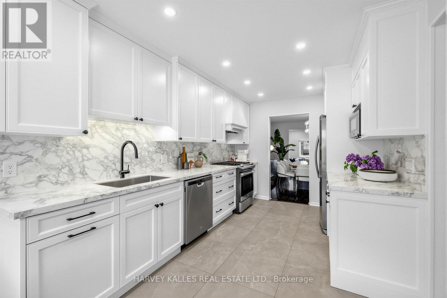 136 Bedford Park Avenue, Toronto, Ontario  M5M 1J1 - Photo 8 - C13168558