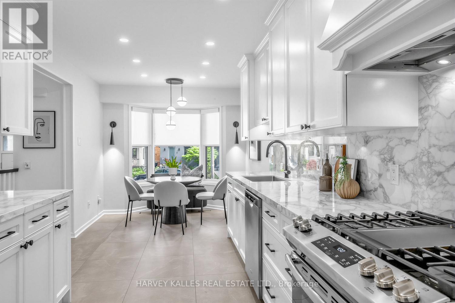 136 Bedford Park Avenue, Toronto, Ontario  M5M 1J1 - Photo 9 - C13168558