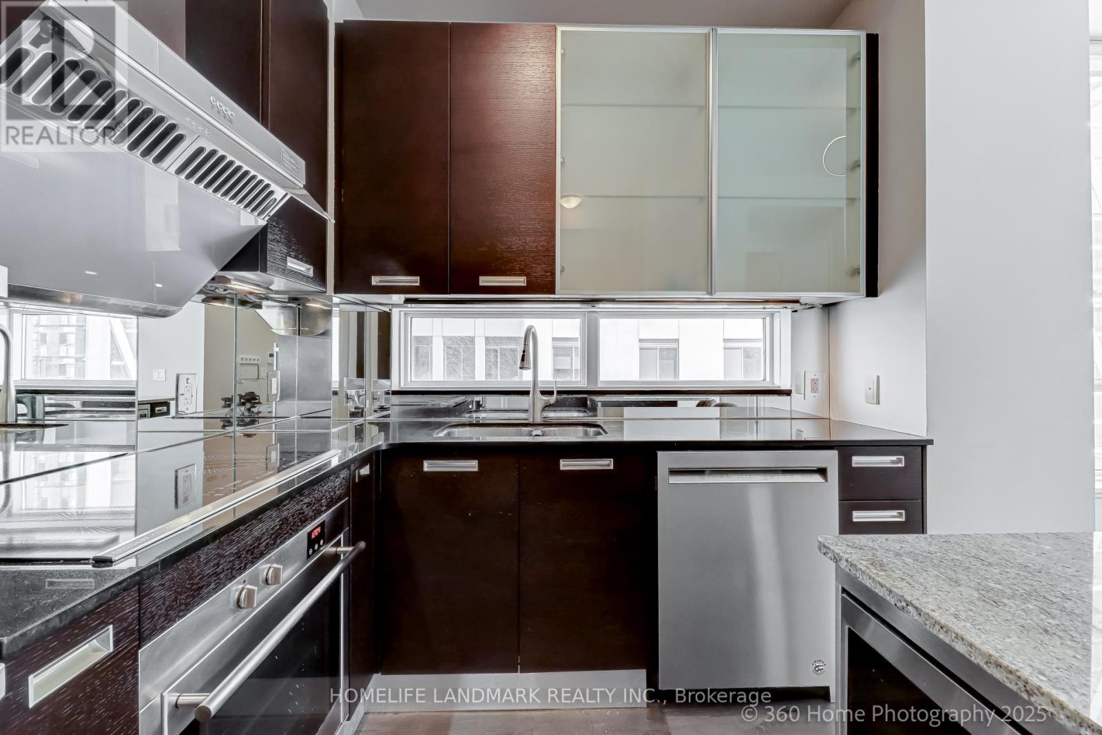 2801 - 21 Balmuto Street, Toronto, Ontario  M4Y 1W4 - Photo 6 - C13168566